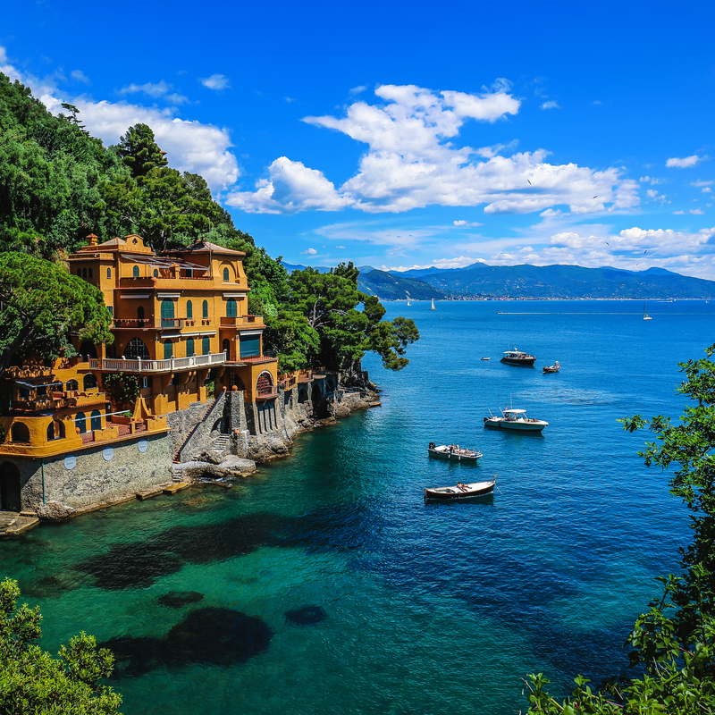 Jet Set Style Perfect packing lists for all your summer adventures. From the Italian Riviera to the American West, we have everything