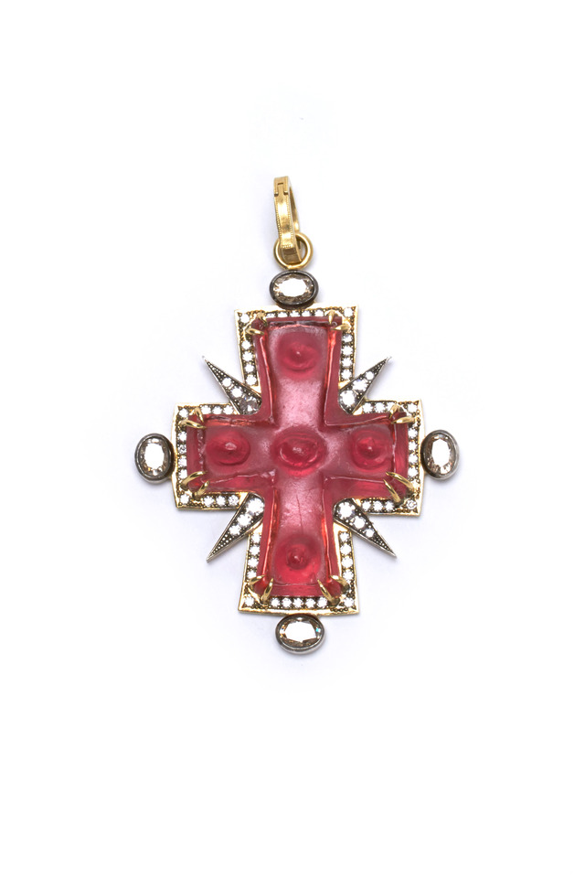 Gold Intaglio Cross Diamond Pendant