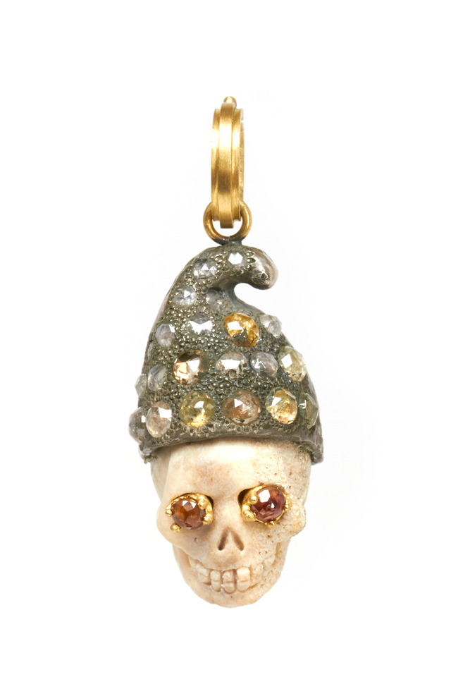 Gold Romeo Skull Diamond Pendant
