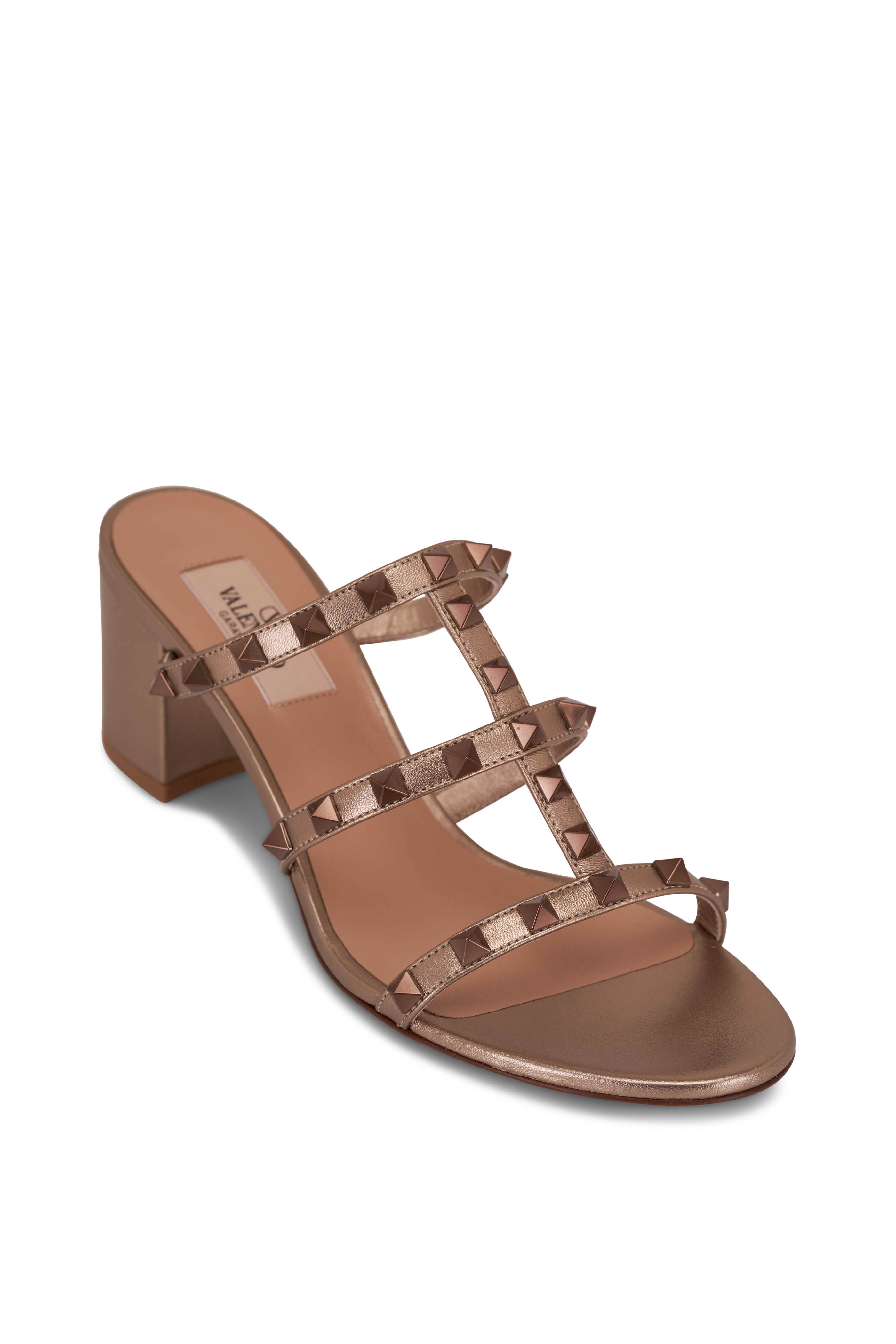 サンダル・ミュール Valentino Garavani Rockstud Sandals In Smooth Leather VALENTINO GARAVANI The Rockstud leather sandals | NET-A-PORTER