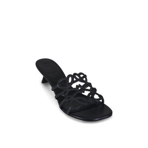 【関税&送料込】Loewe Black Leather Petal Sandals Loewe Black Leather Petal Sandals | italist