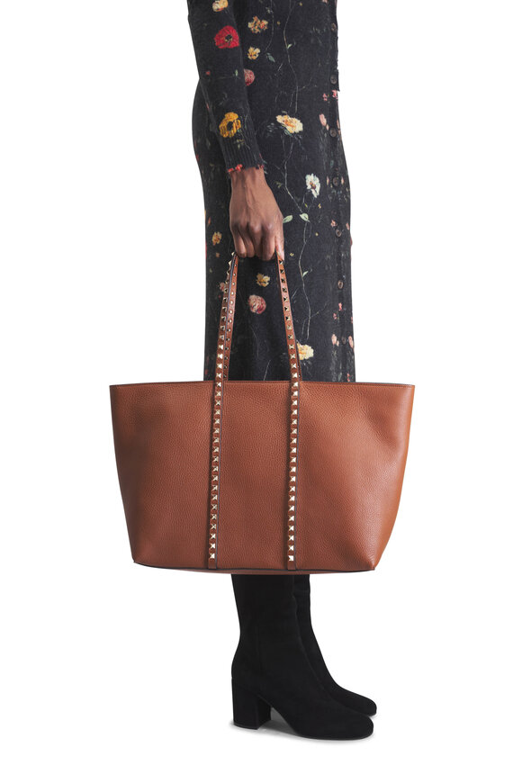 Valentino Garavani Medium Rockstud Selleria Leather Tote - view 3