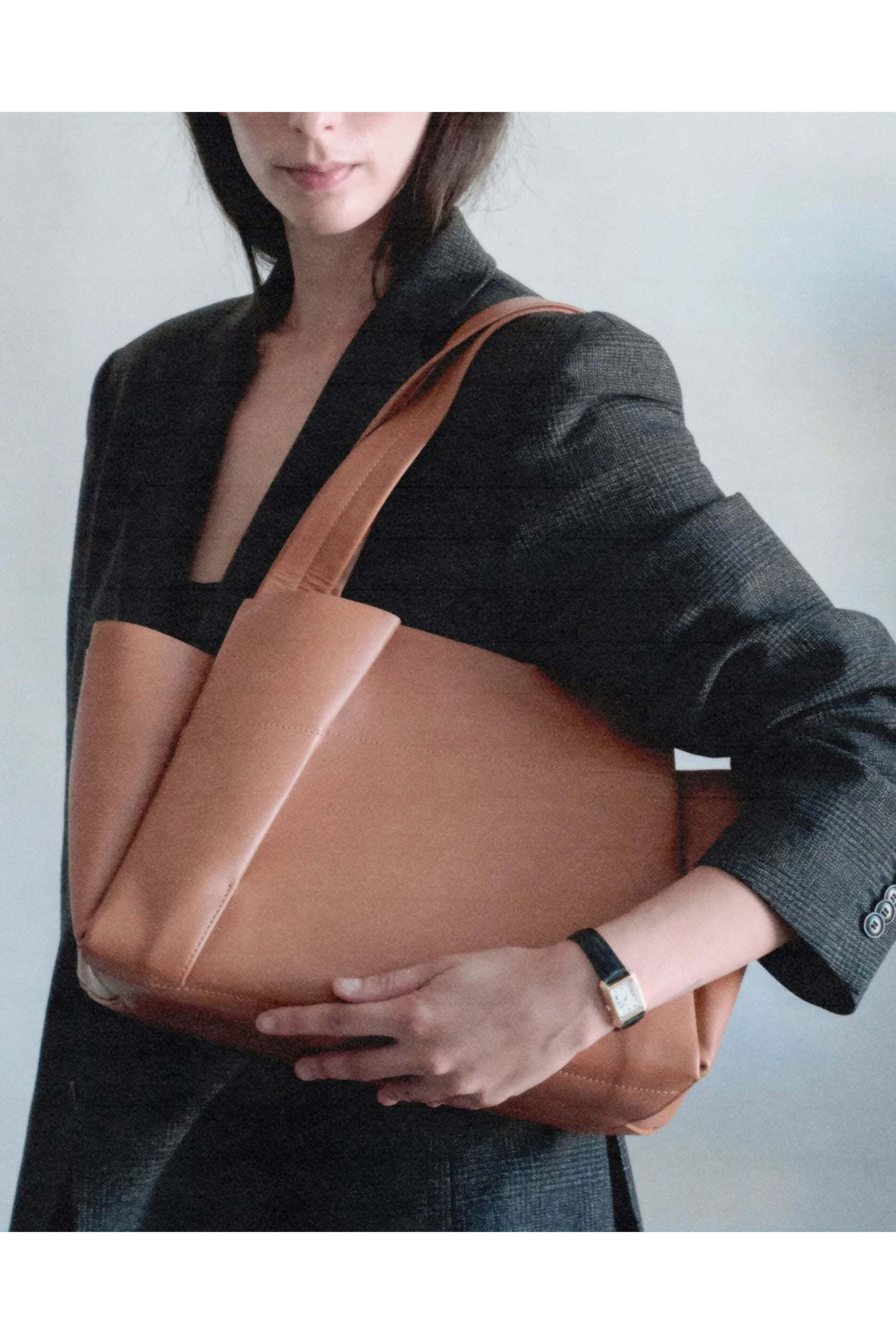 Imago-A - Gio Tote in Tan