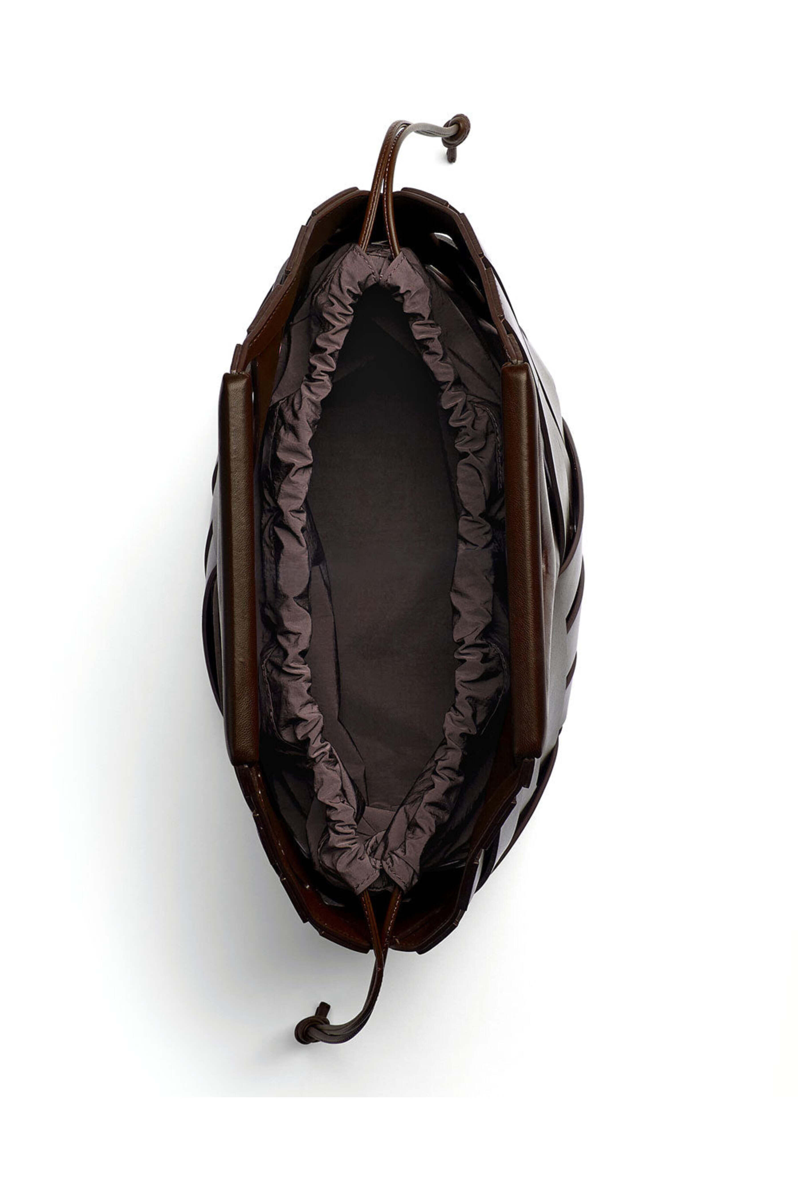 Bottega Veneta Women's Black Point Basket | Mitchell Stores