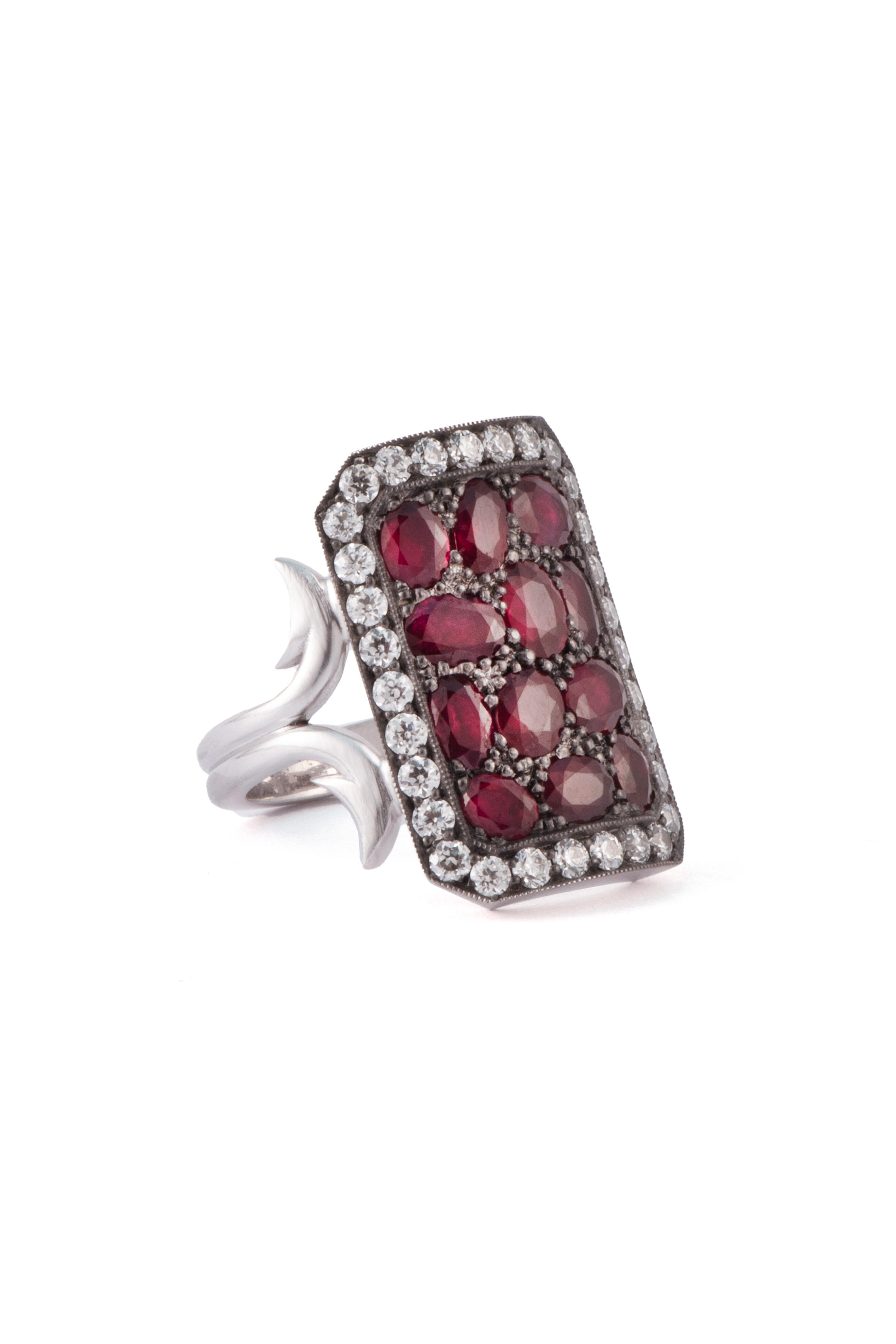 Sylva & Cie - Ruby & Diamond Ten Table Ring