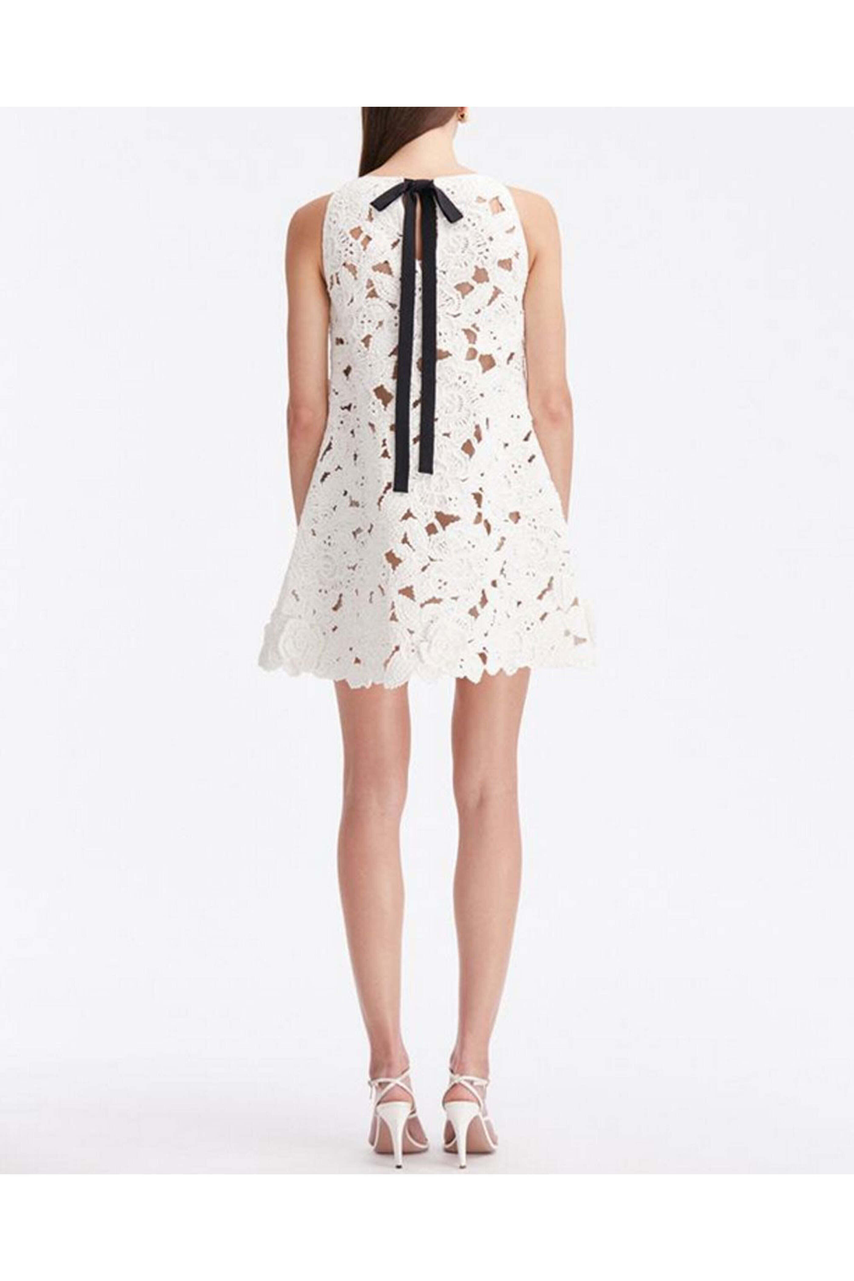 Oscar de la Renta - White Crochet Gardenia Trapeze Dress