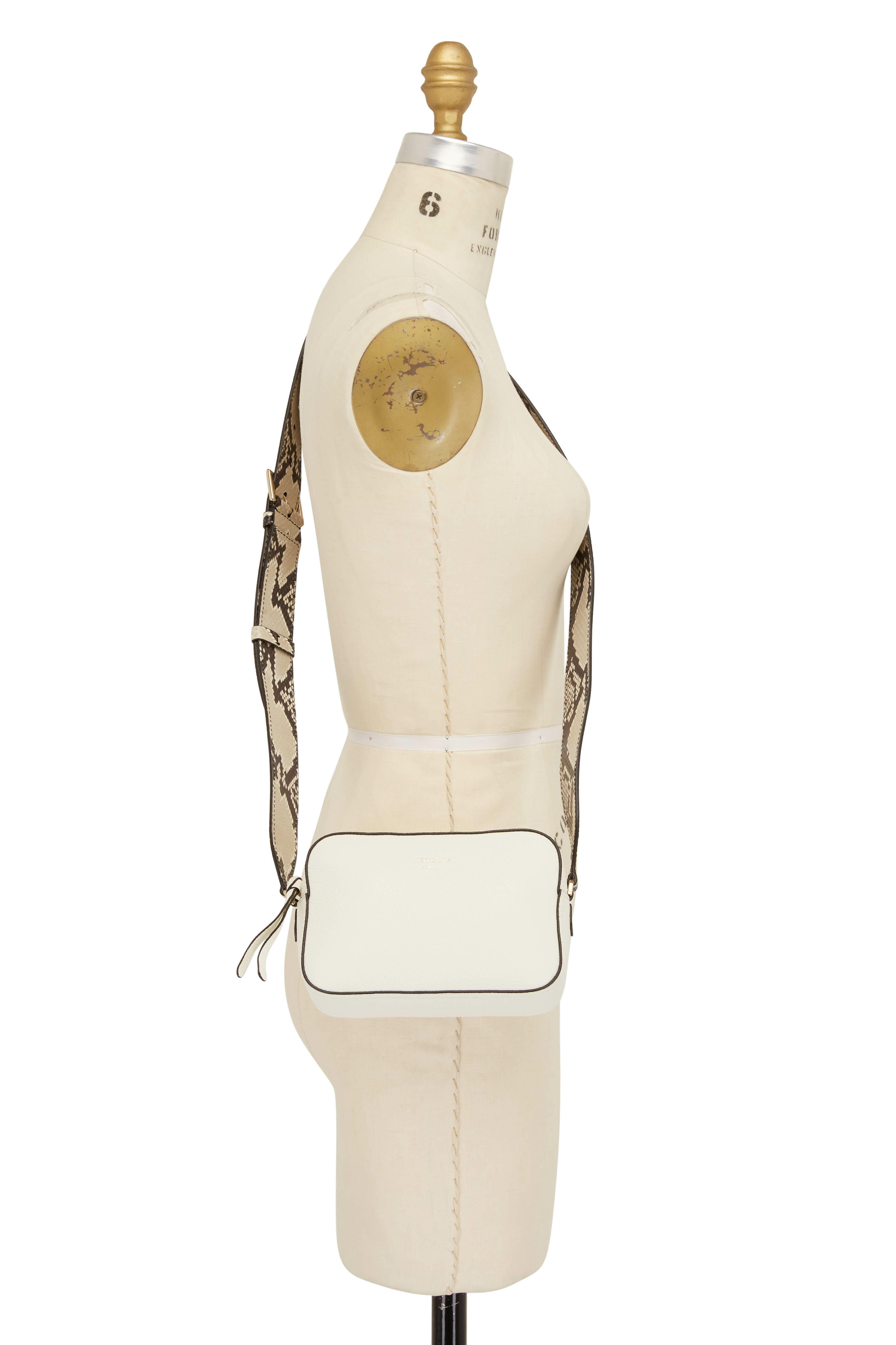 【未使用級】JIMMY CHOO PEGASI シルバー CAMERA BAG Jimmy Choo - Pegasi Latte Leather Camera Bag | Mitchell Stores