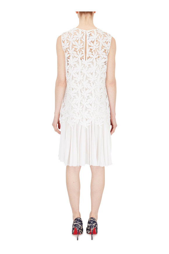 Oscar de la Renta - White Lace & Pleated Flapper Sleeveless Dress