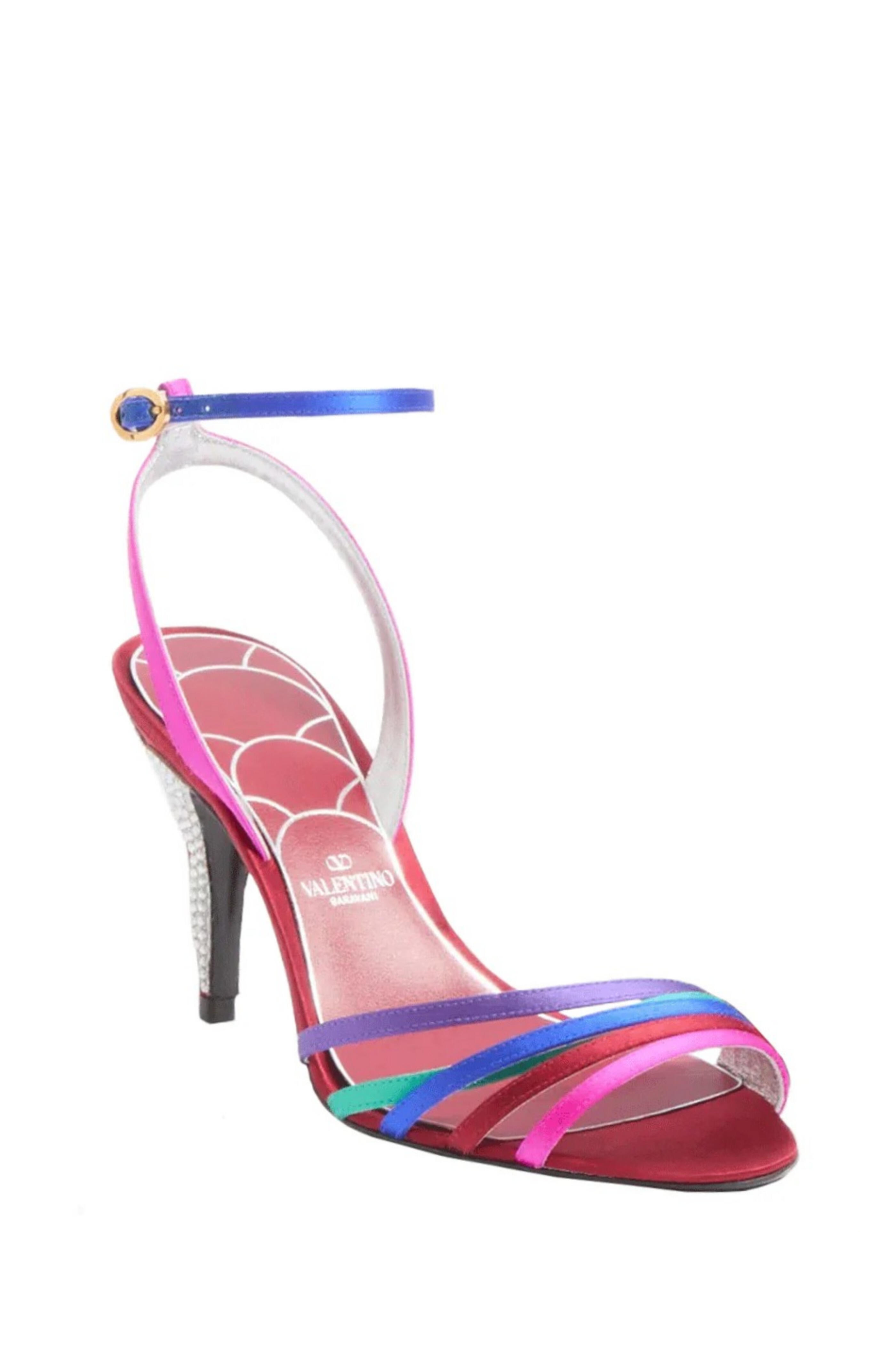 Valentino Garavani - Ladycrush Strappy Scallop Sandal in