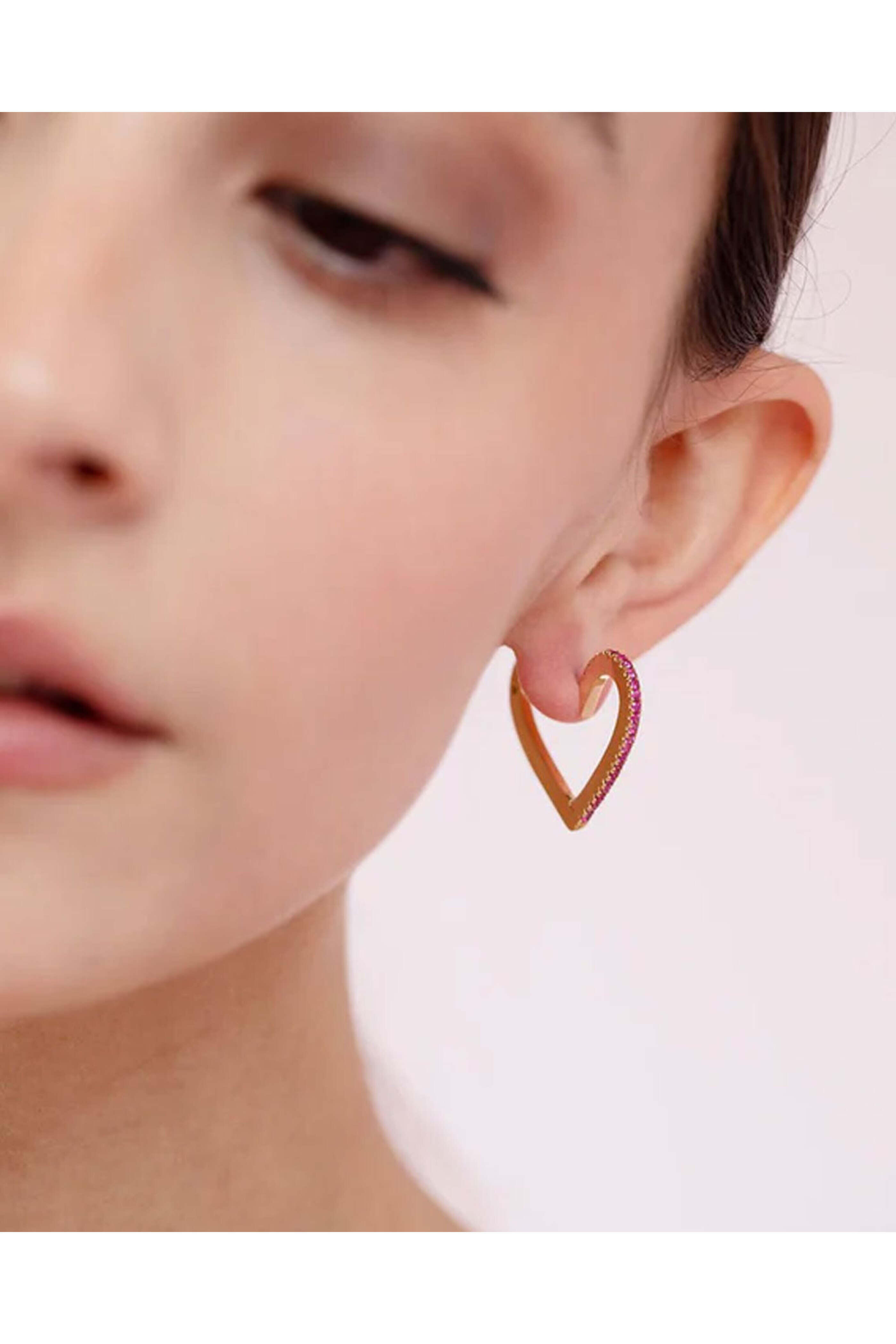 Cadar - Medium Ruby Heart Hoop Earrings