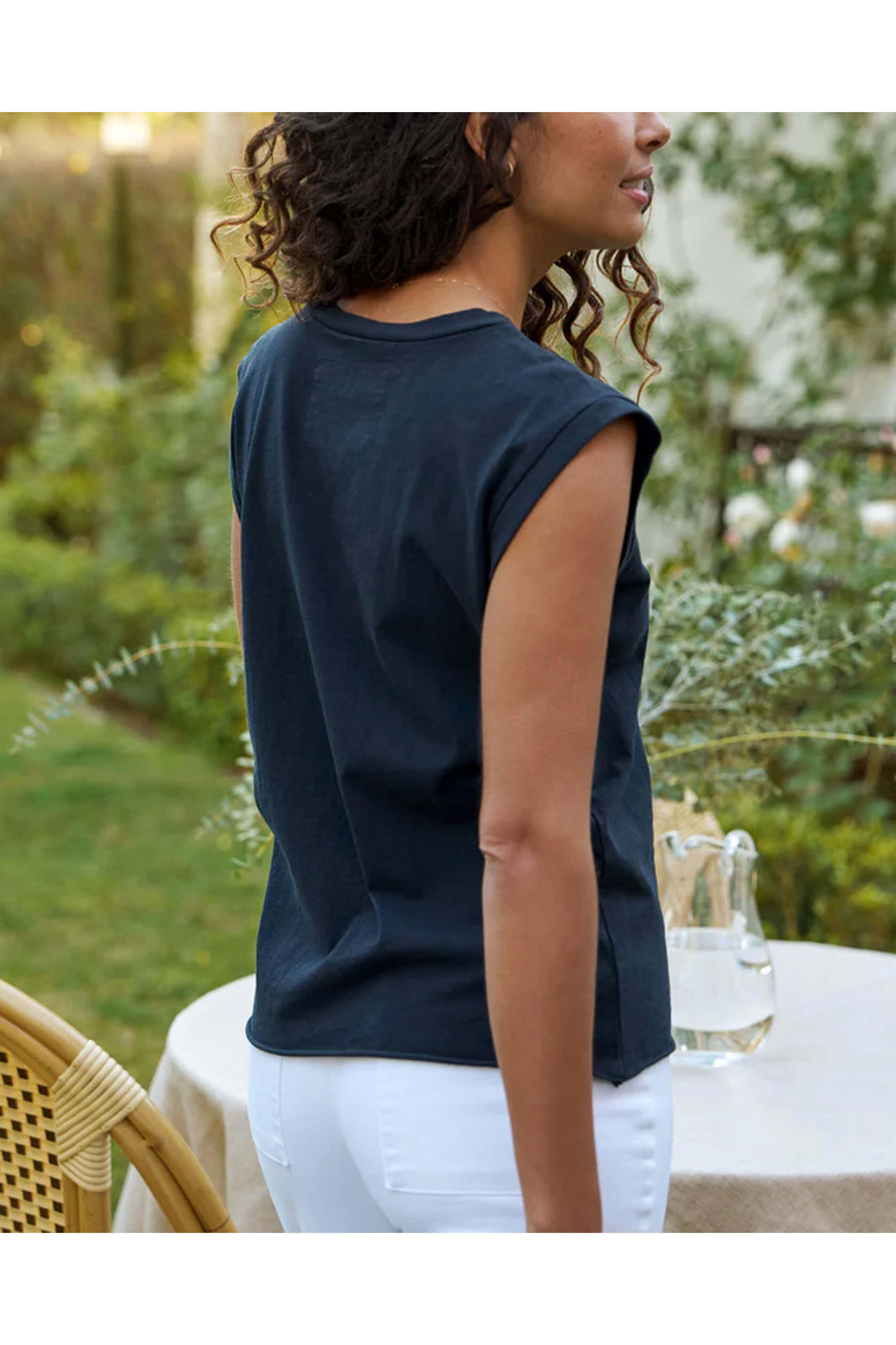 Frank & Eileen - British Royal Navy Vintage Aiden Muscle Tee