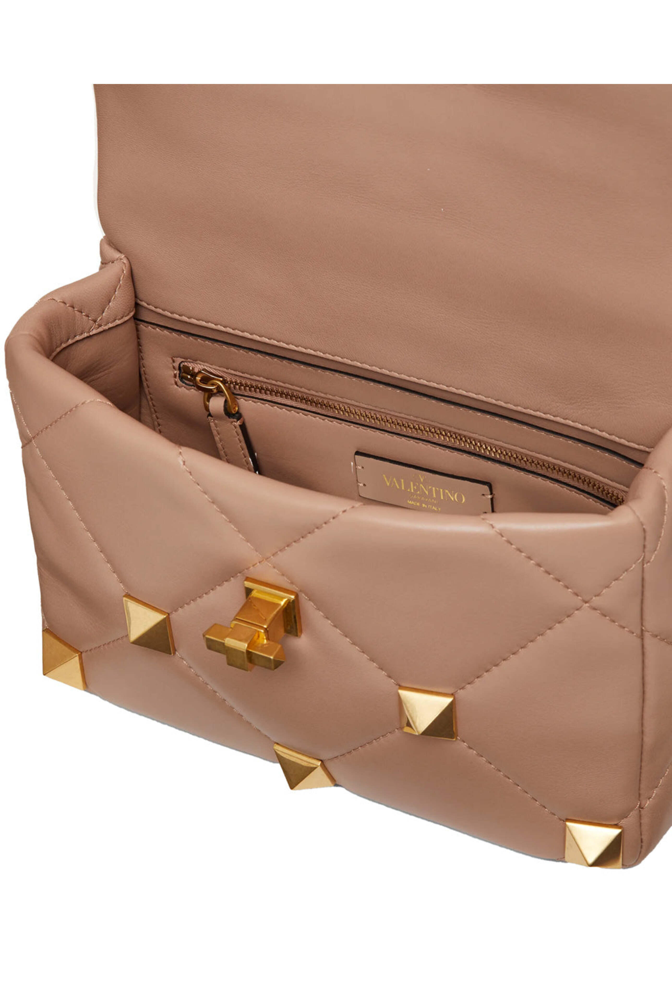 【関税&送料込】Valentino Garavani Medium Shoulder Bag Roc Valentino Garavani Rockstud Medium Shoulder Bag - Bergdorf