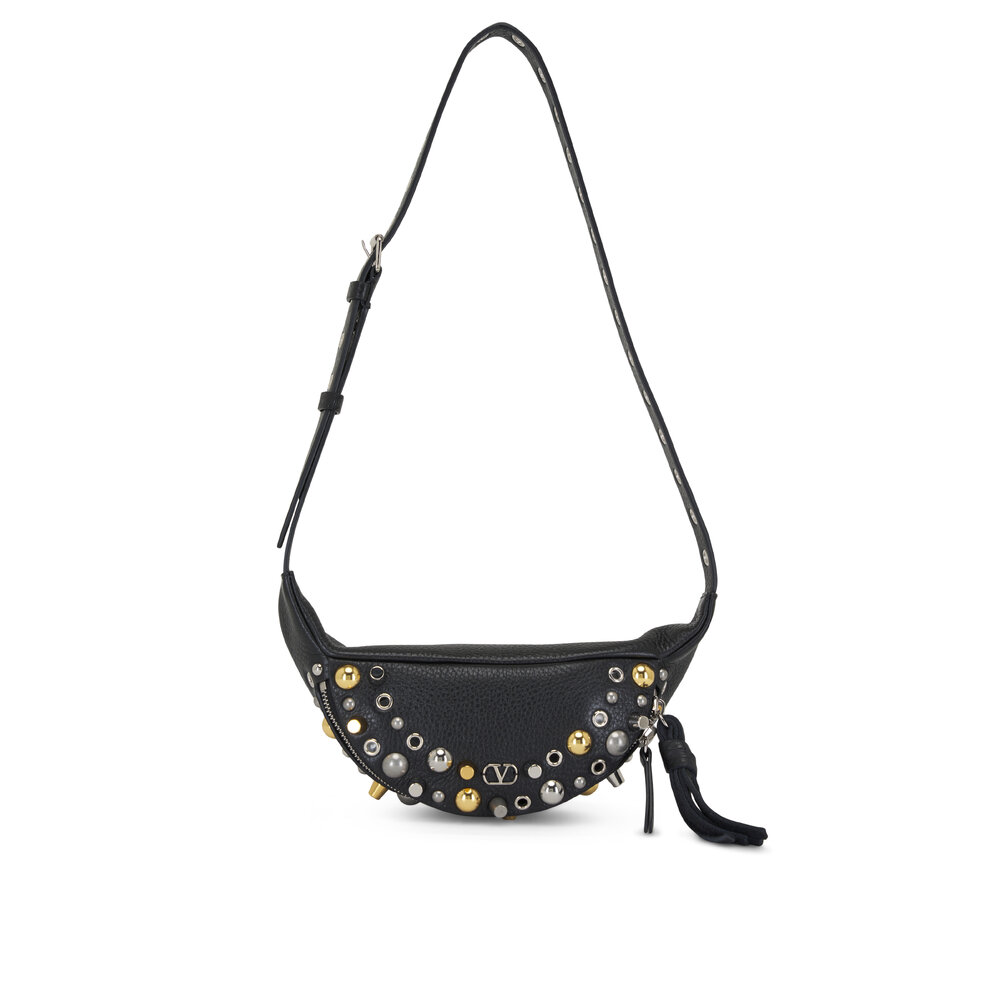 【関税&送料込】Valentino Garavani Nellcote Belt Bag In Grai Valentino Garavani Nellcôte Belt Bag In Grainy Calfskin for