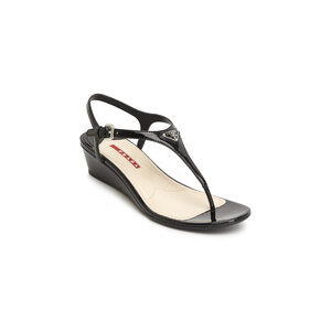 PRADA ブラックレザー ハイヒール Prada - Black Patent Leather Thong Wedge Sandals