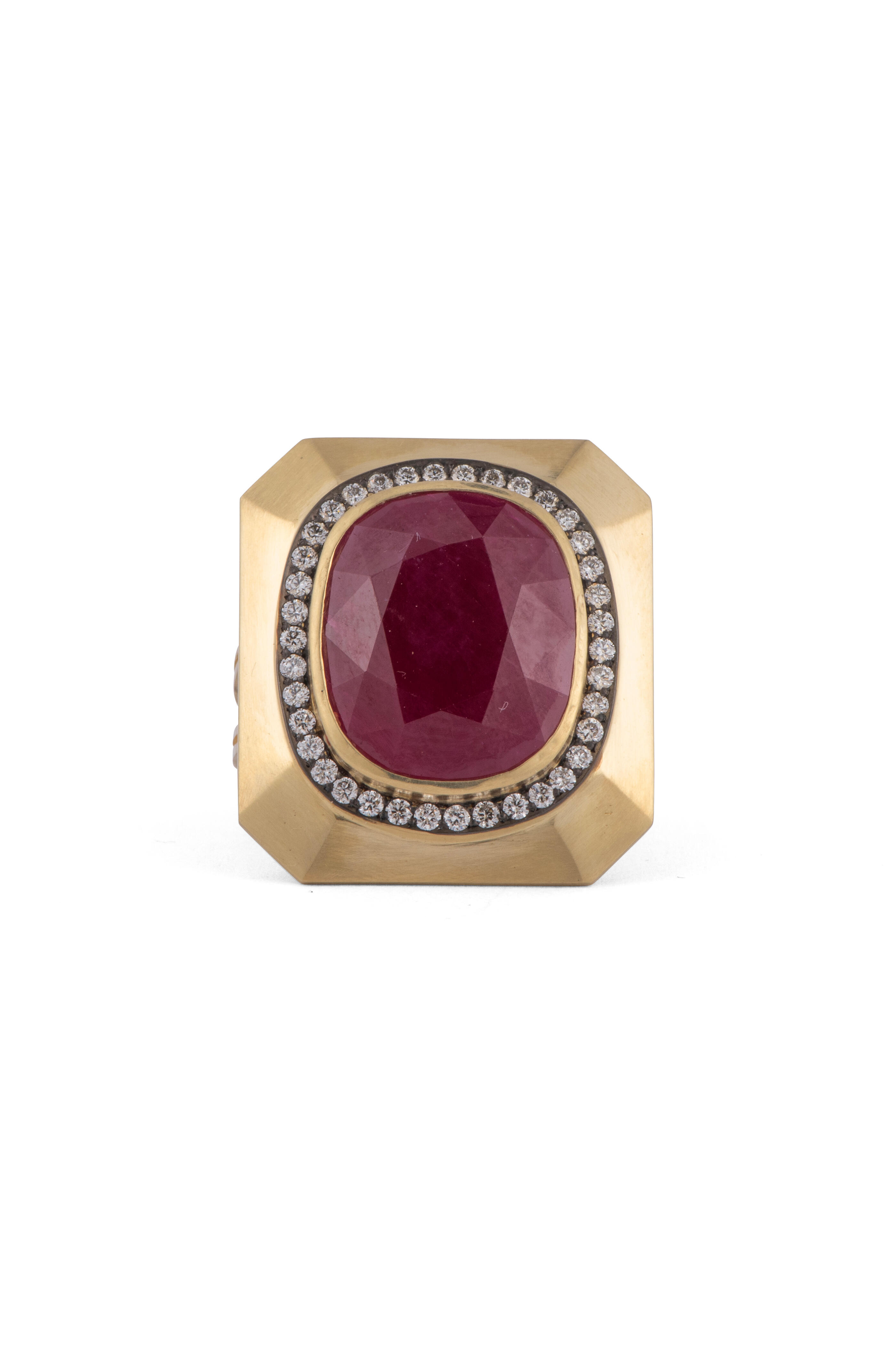 Sylva & Cie - 18k Yellow Gold Mozambique Ruby & Diamond Ring - view 1