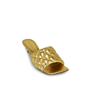 サンダル・ミュール BOTTEGA VENETA PADDED LEATHER SANDALS Padded leather sandals in black - Bottega Veneta | Mytheresa