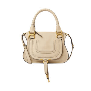 関税込【Chloe】Marcie スモール サドルバッグ sweet beige/navy Chloé シャイニーレザー製スモールMarcieサドルバッグ の