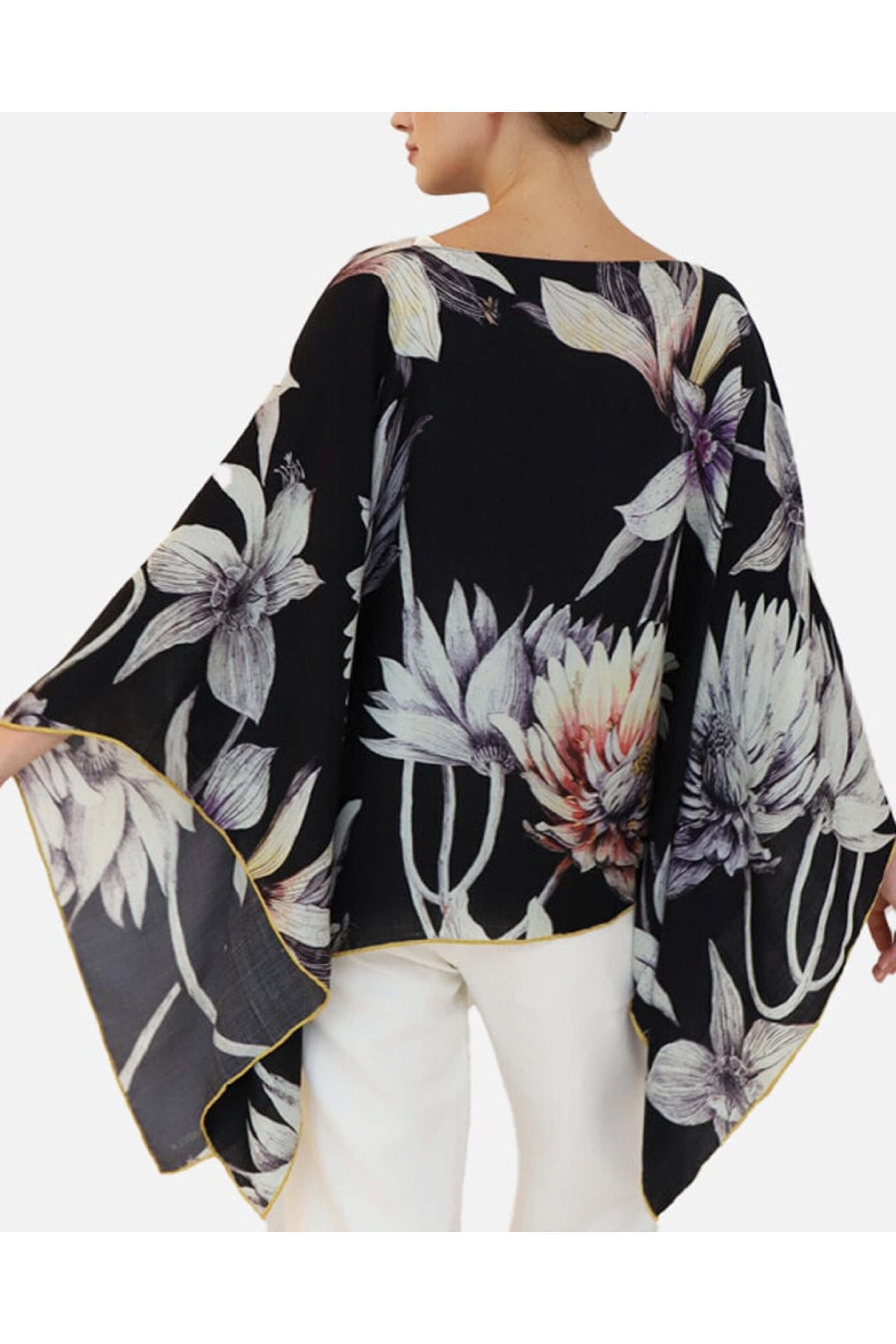 Rani Arabella - Black Dahlia Poncho