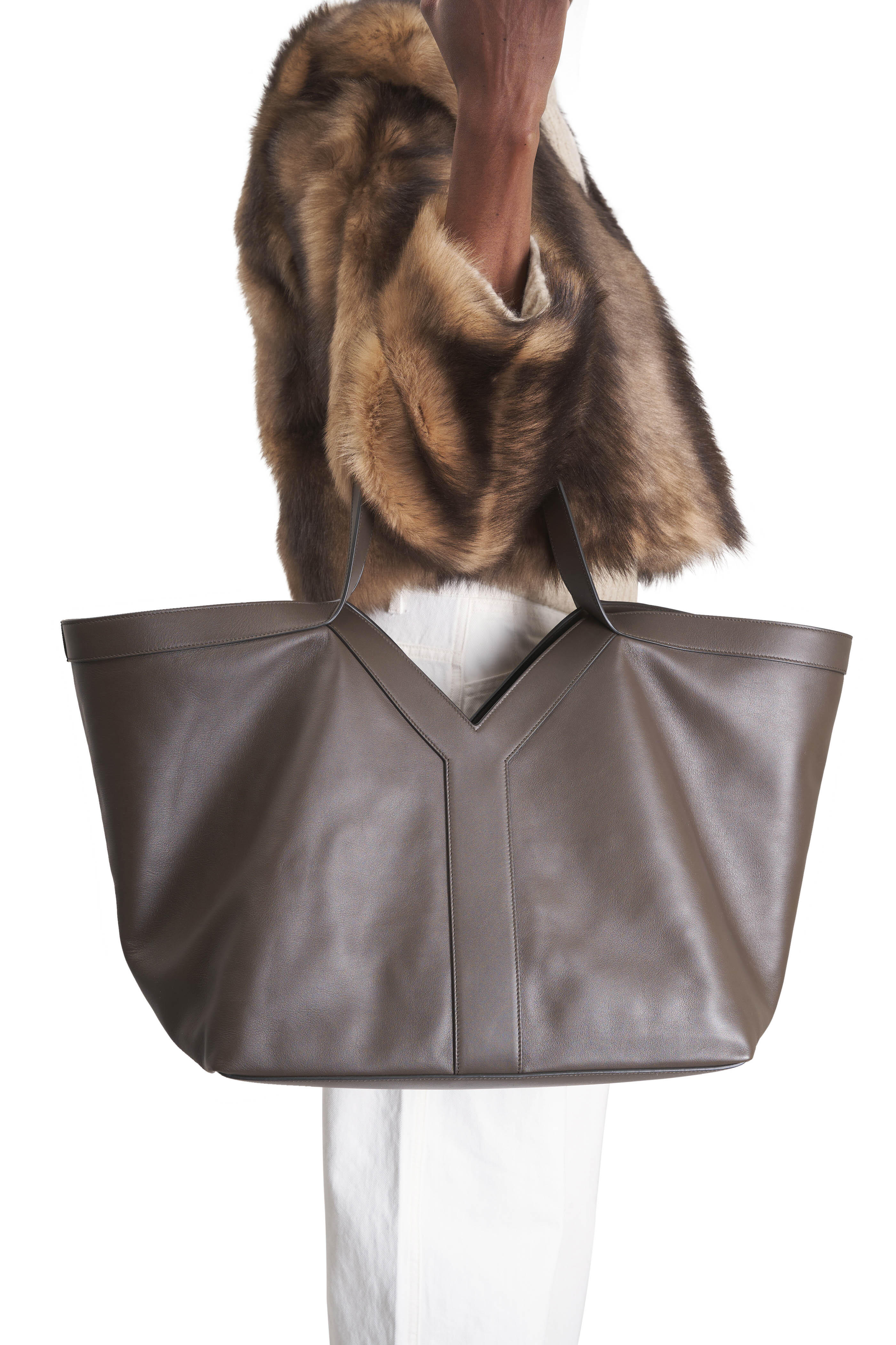 Saint Laurent - Y Light Musk Leather Tote