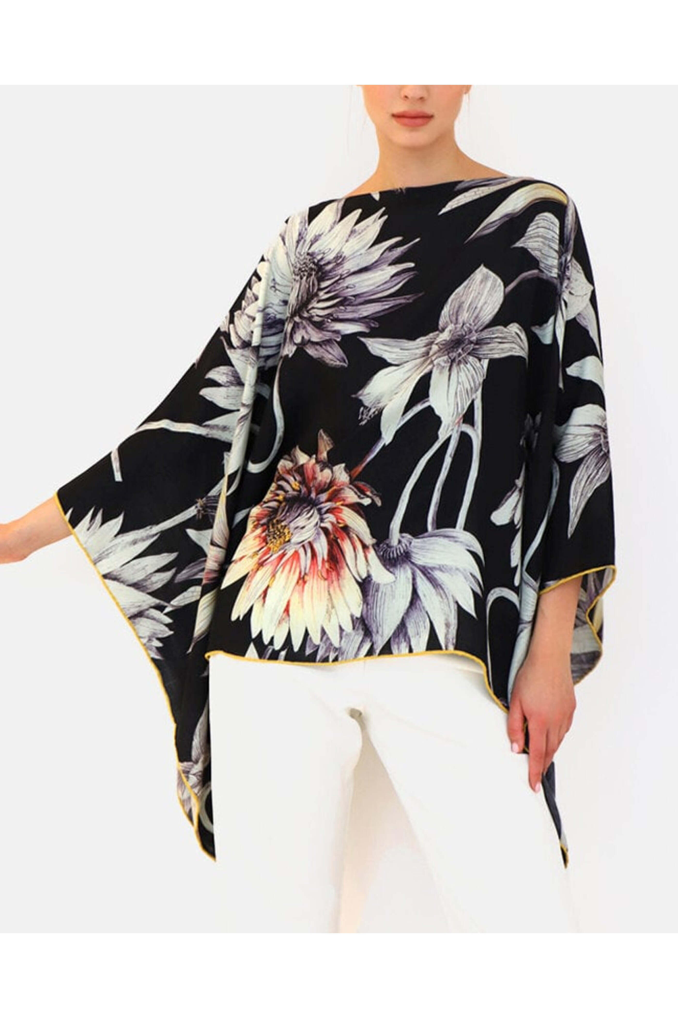 Rani Arabella - Black Dahlia Poncho