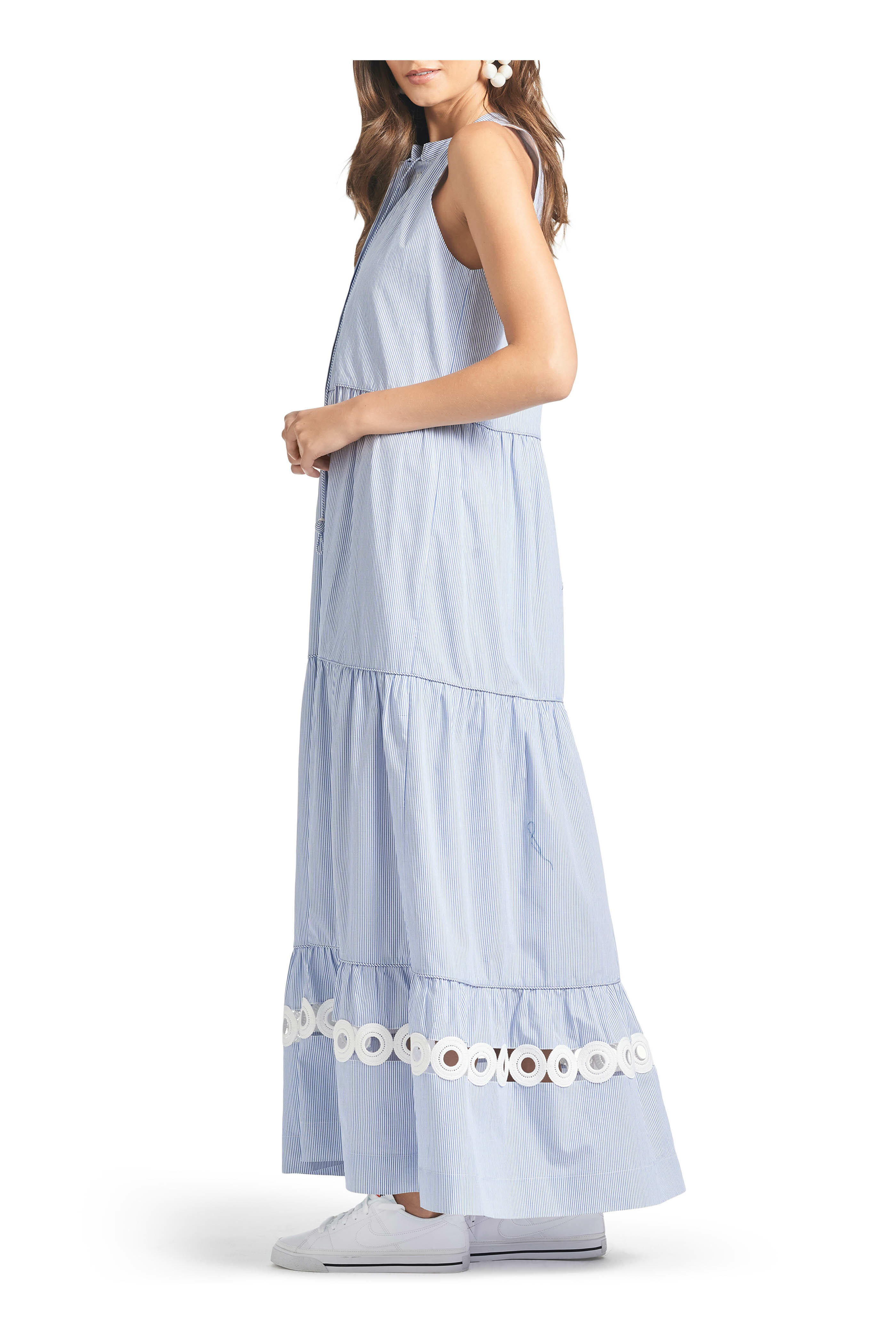sachin and babi blue and white dress SUN 1/5 BRIDESMAIDS + GUESTS Care Instructions Dry SIZE:M Robe De Soiree White