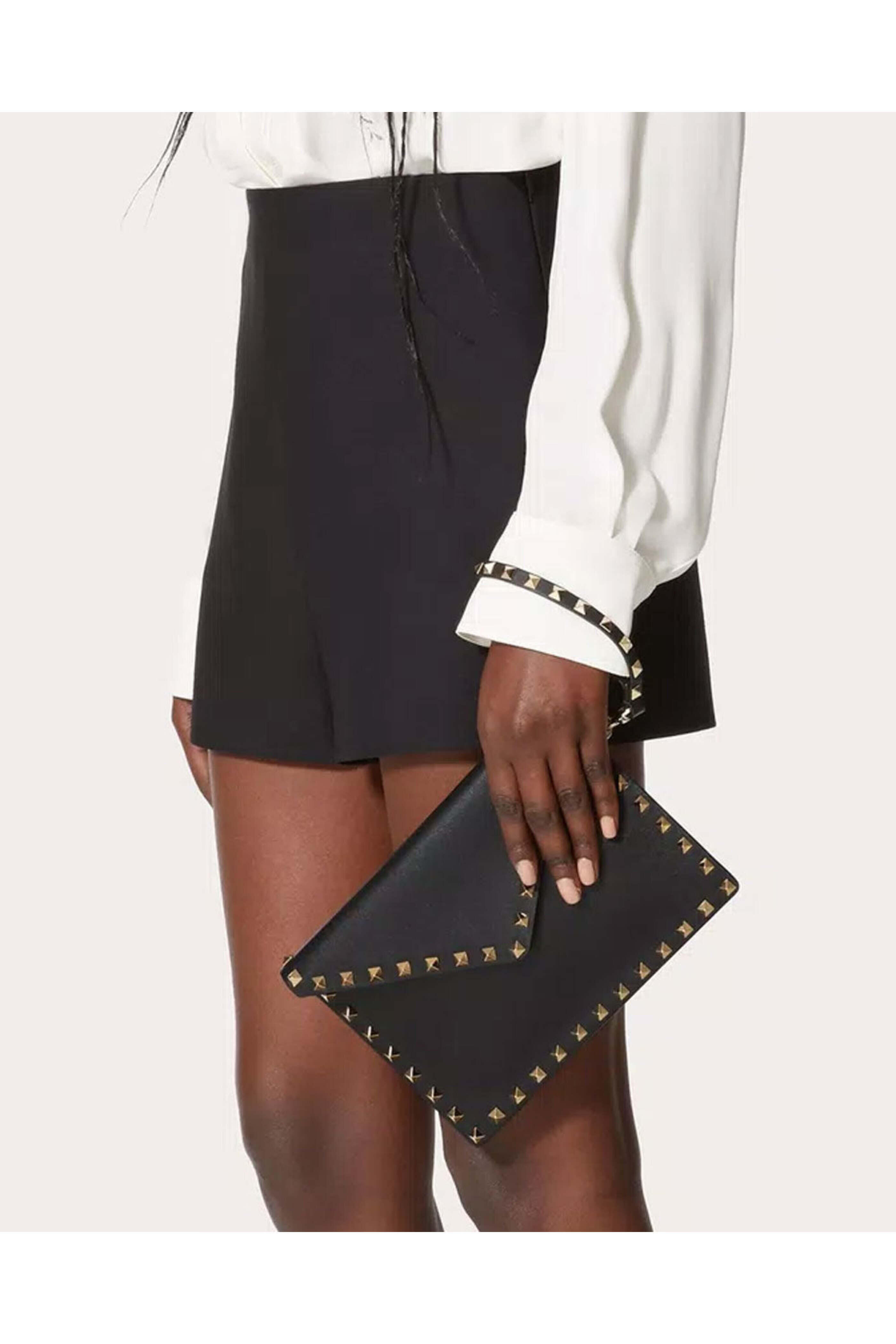 Valentino Garavani - Medium Rockstud Leather Pouch with Strap in Nero