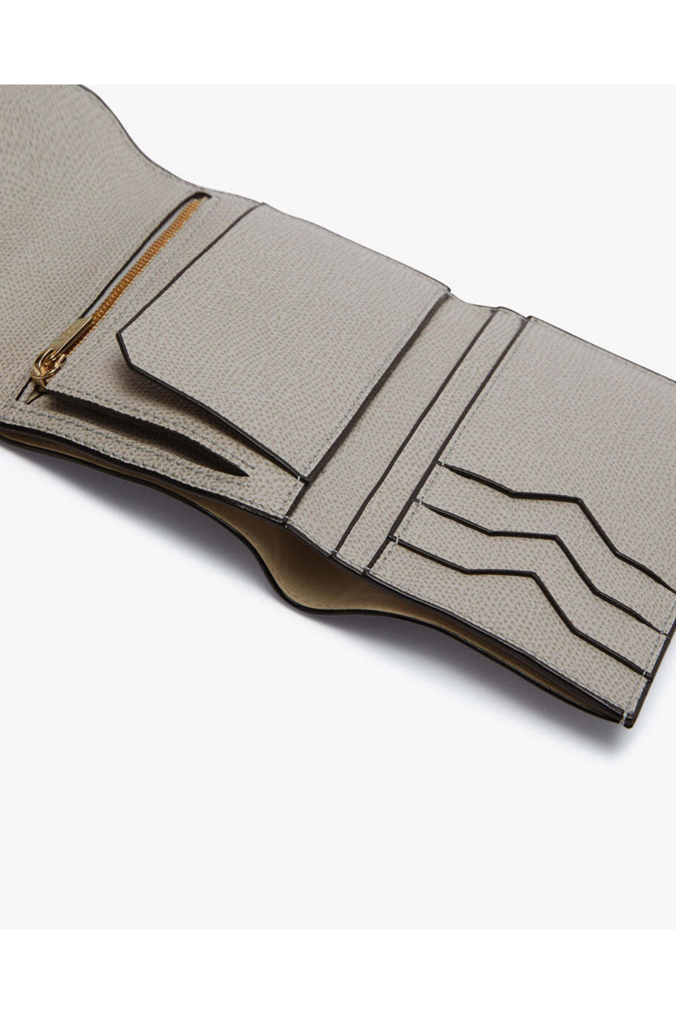 VALEXTRA  Iside 3 CC フォールドウォレット Valextra - Iside Fold Wallet in Ash Grey | Mitchell Stores