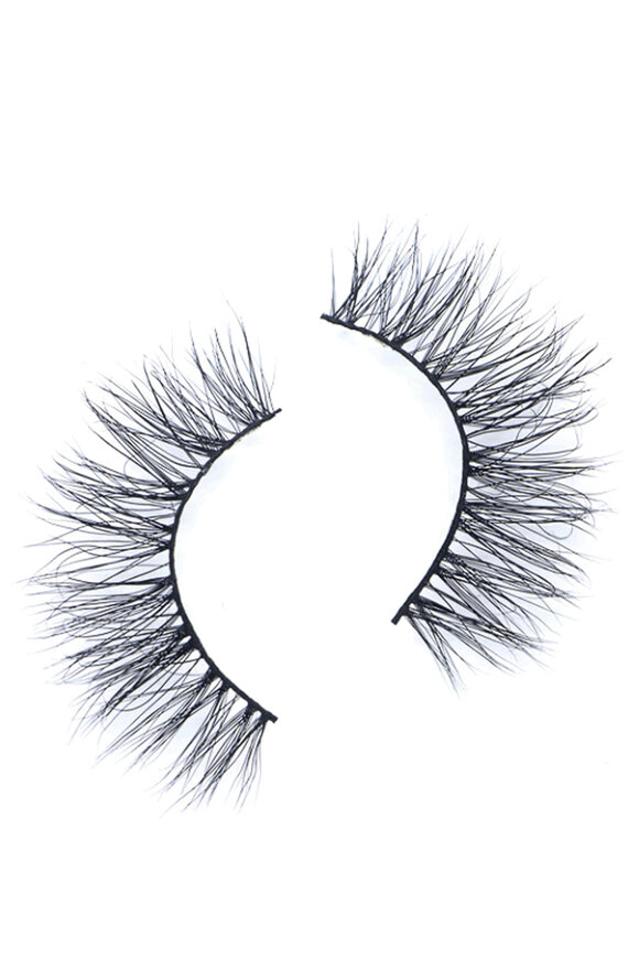 Daniela Bell Lashes Hilary Lashes