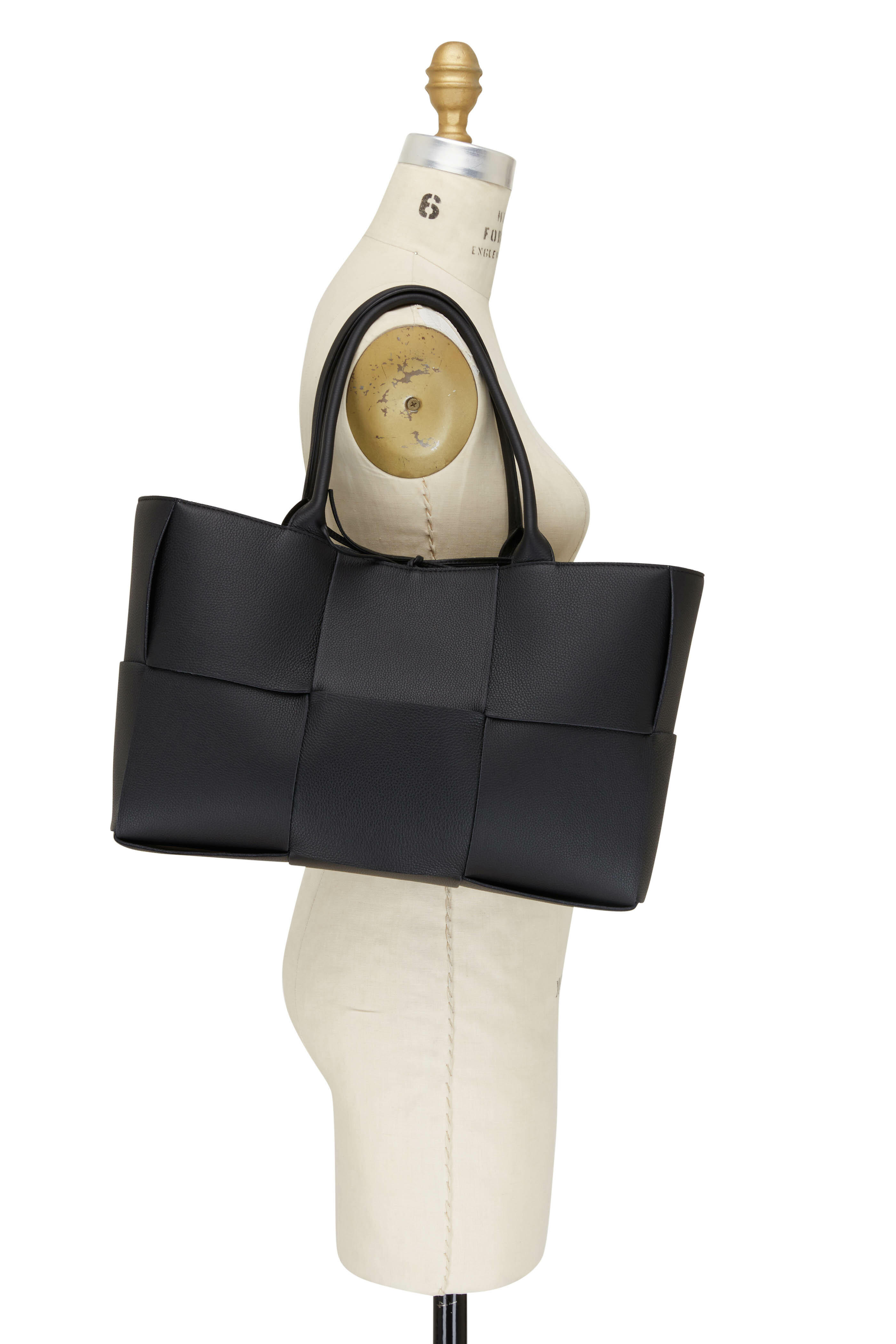 Bottega Veneta - Acro Black Wide Woven Leather Large Tote