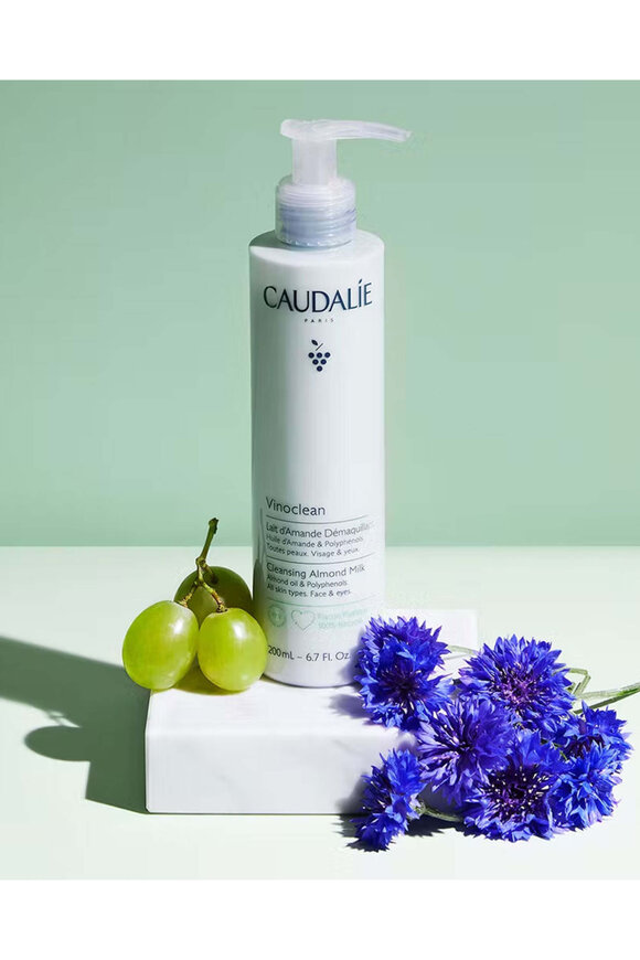 Caudalie Vinoclean Gentle Cleansing Almond Milk - view 2