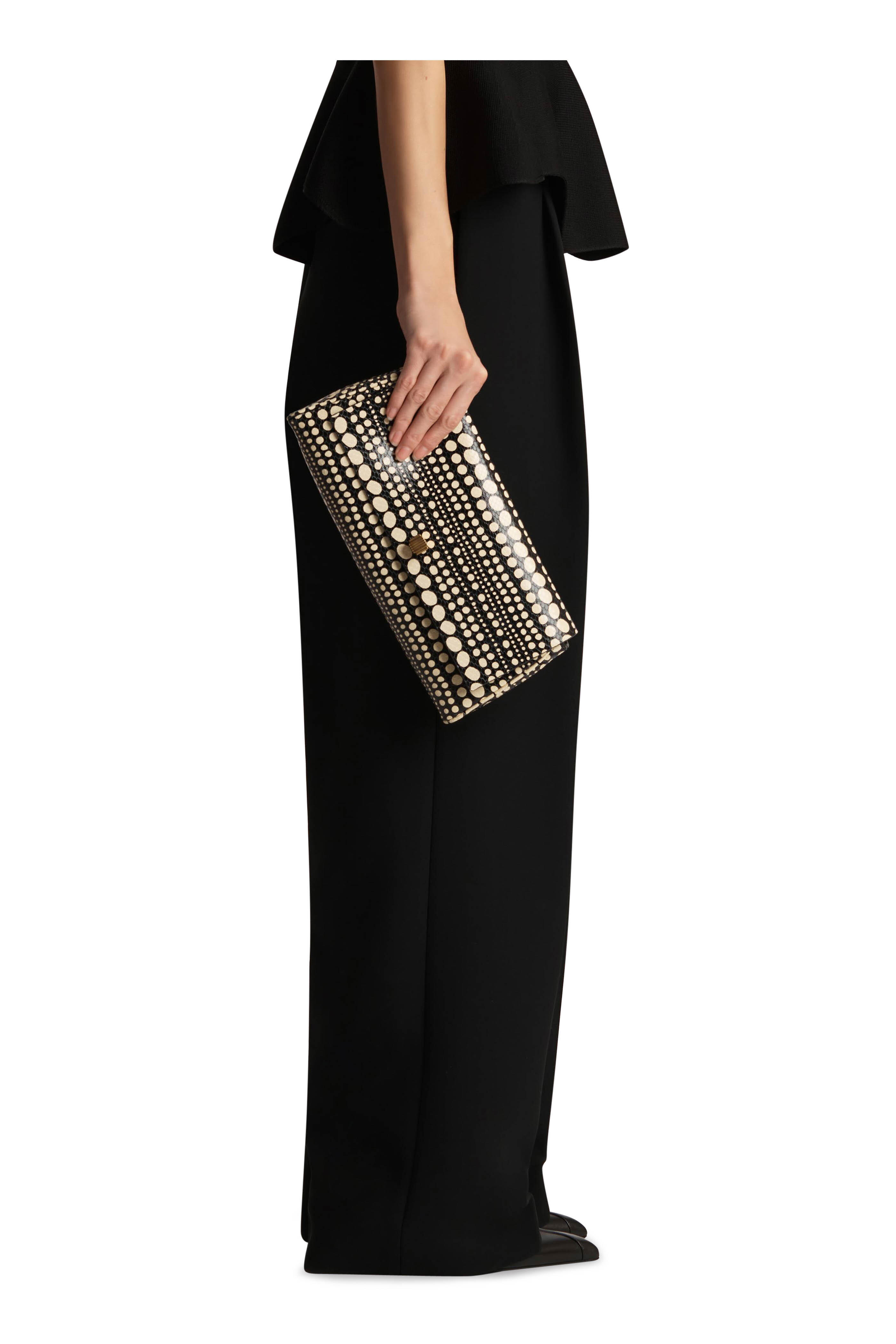 クラッチバッグ Khaite Clutches Black KHAITE(ケイト) クラッチバッグ(レディース) - 海外通販のBUYMA