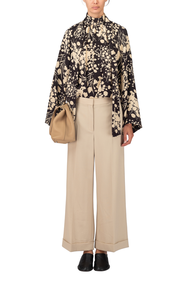 Tシャツ・カットソー [The Row] Kaiomi Top in Silk and Viscose Kaiomi Top Beige in Silk and Viscose – The Row