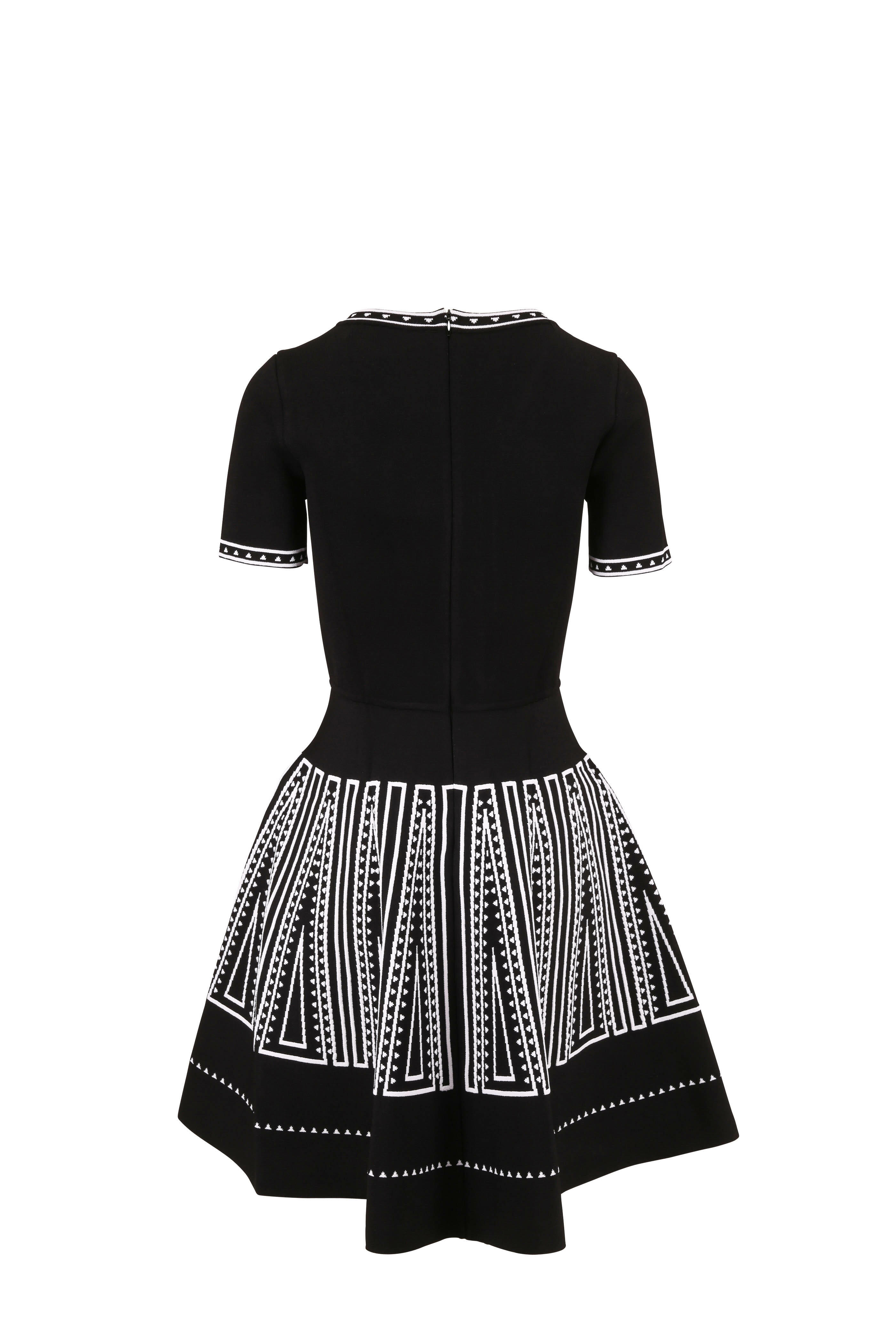 Carolina Herrera - Black & White Short Sleeve Fit & Flare Knit Dress