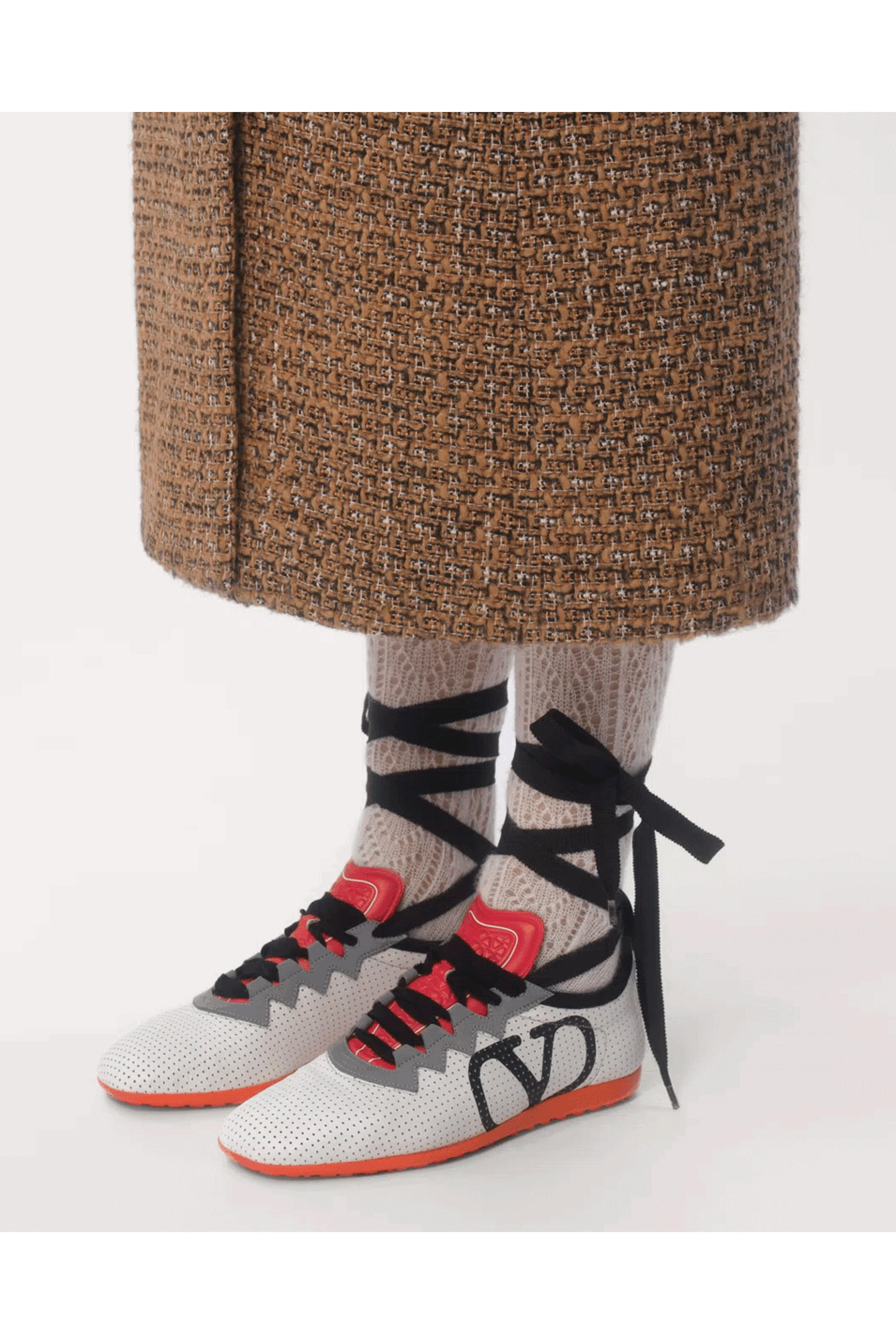【関税＆送料込み】Valentino Garavani Chromathon Leather Sn Chromathon VLogo Signature leather sneakers in black