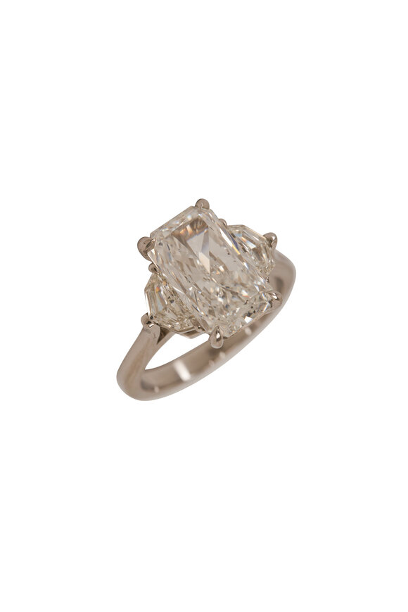 Louis Newman - Excellent Rectangular Brilliant Diamond Ring