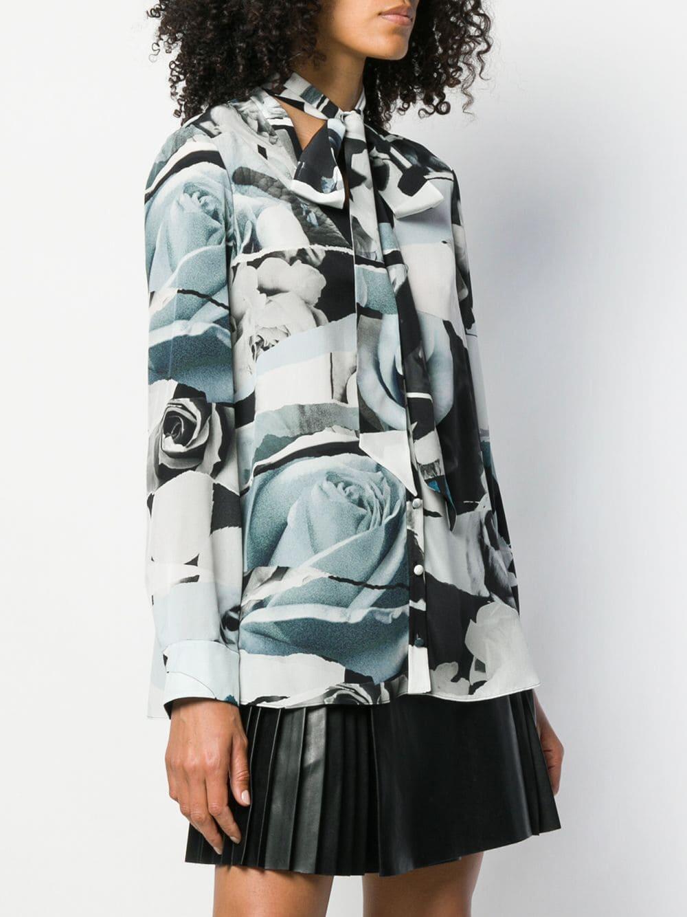 Alexander macqueenベルト　ドゥロワー drawer ブラミンク McQueen - Blue & Gray Torn Rose Print Silk Tie-Neck Blouse
