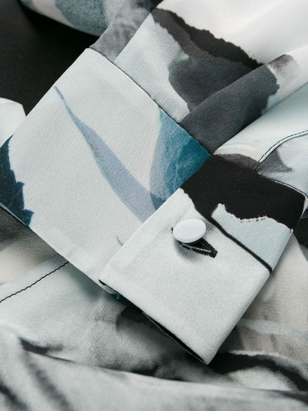 Alexander macqueenベルト　ドゥロワー drawer ブラミンク McQueen - Blue & Gray Torn Rose Print Silk Tie-Neck Blouse