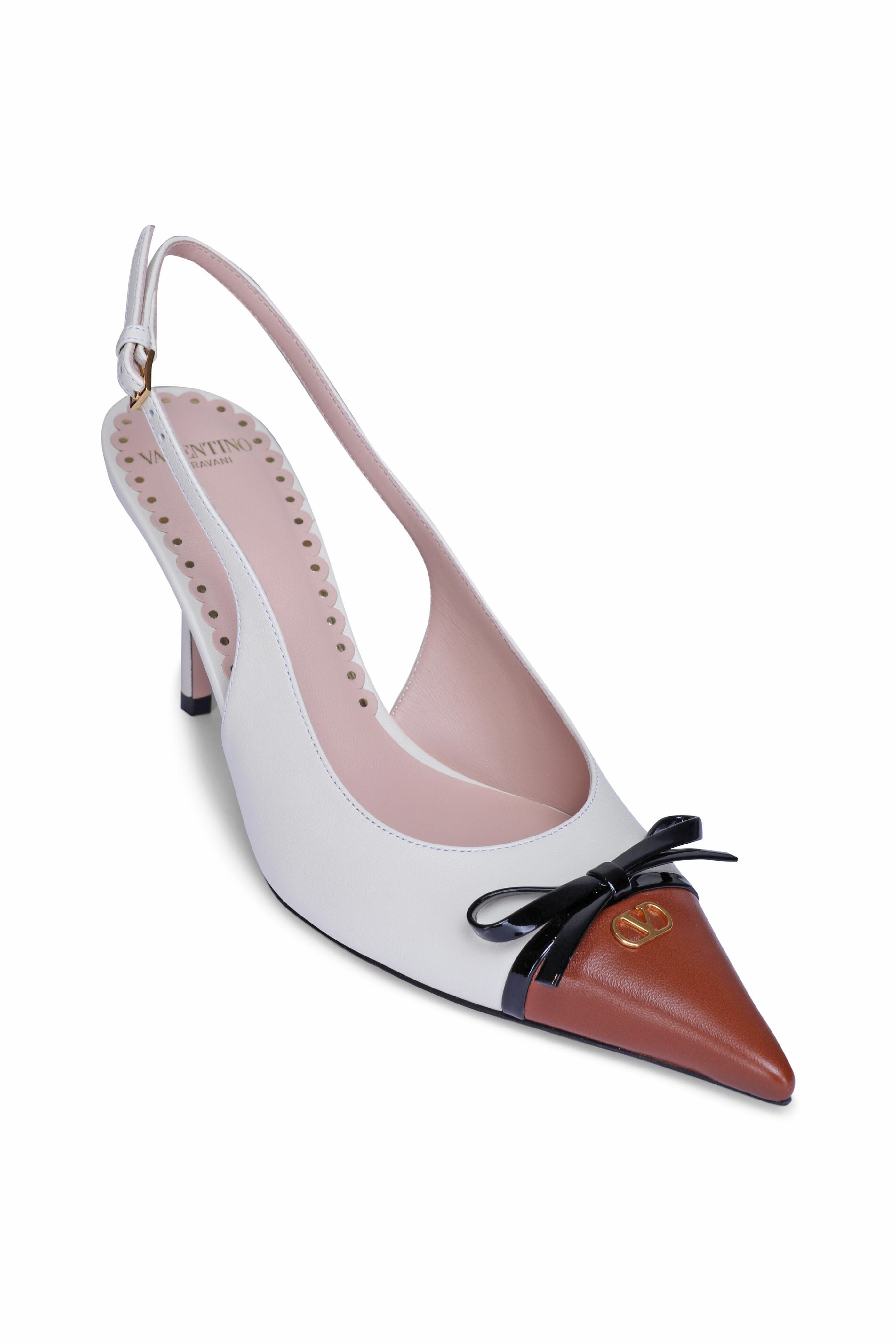 【関税＆送料込み】Valentino Garavani Bepointy Slngback Pum 0400022747238_BLACK?wid=600&