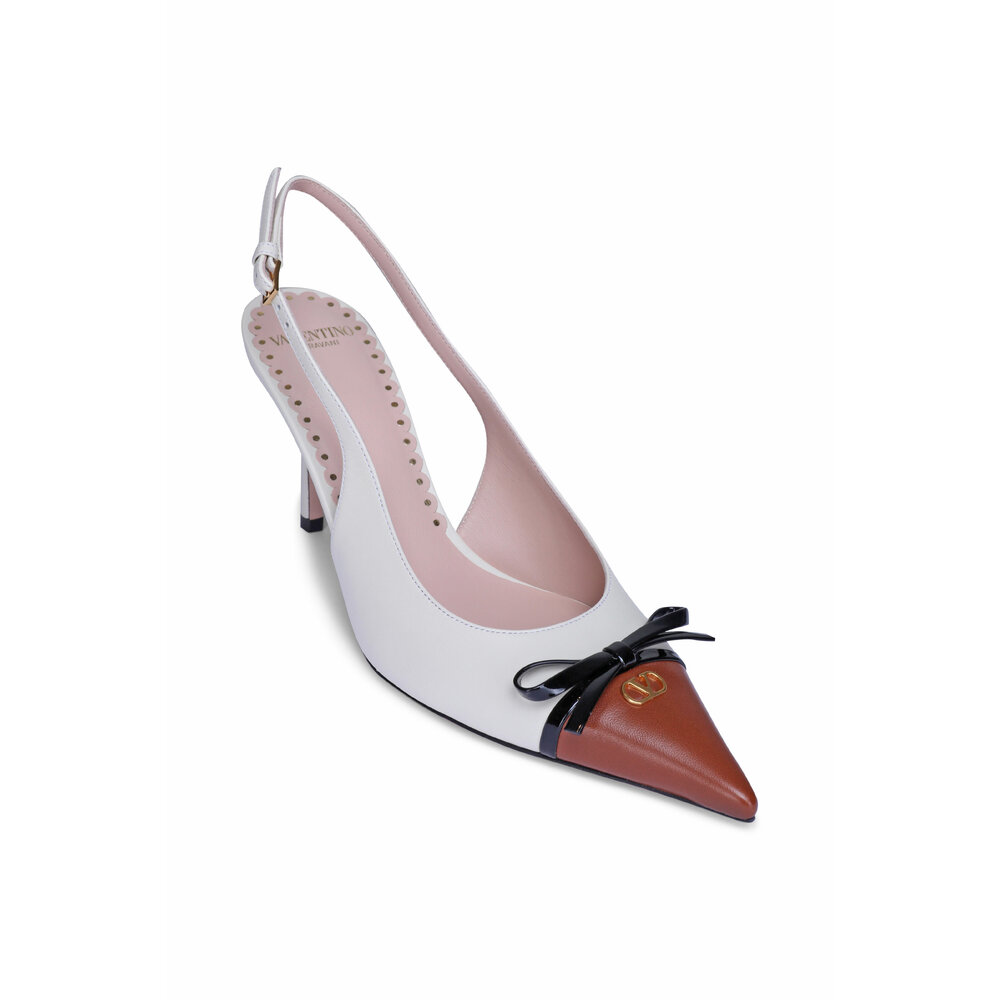 【関税＆送料込み】Valentino Garavani Pointed Slingback Wit 25714129_57179200_600.jpg
