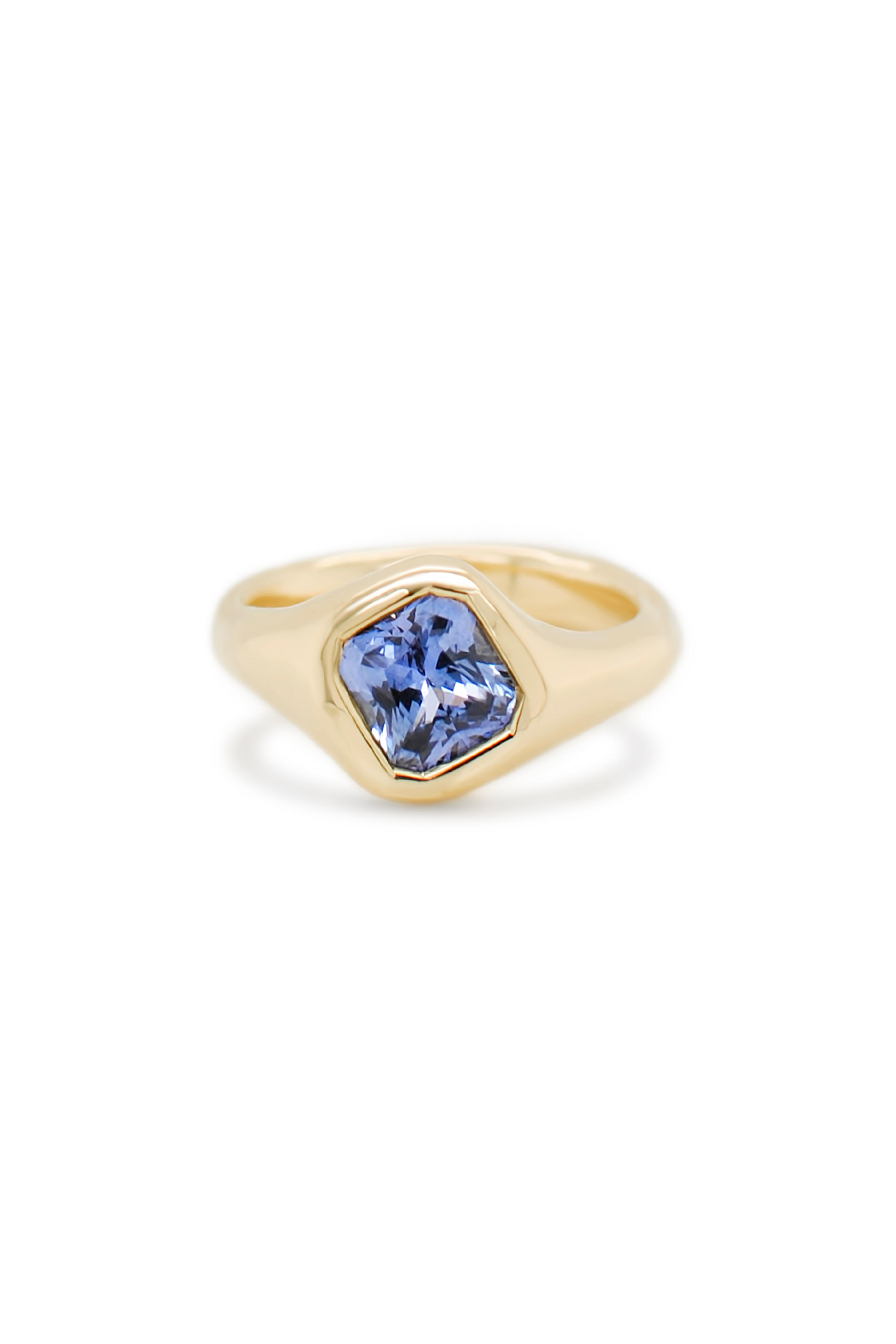 Kali Zoe - 18k Yellow Gold Sapphire Crest Ring