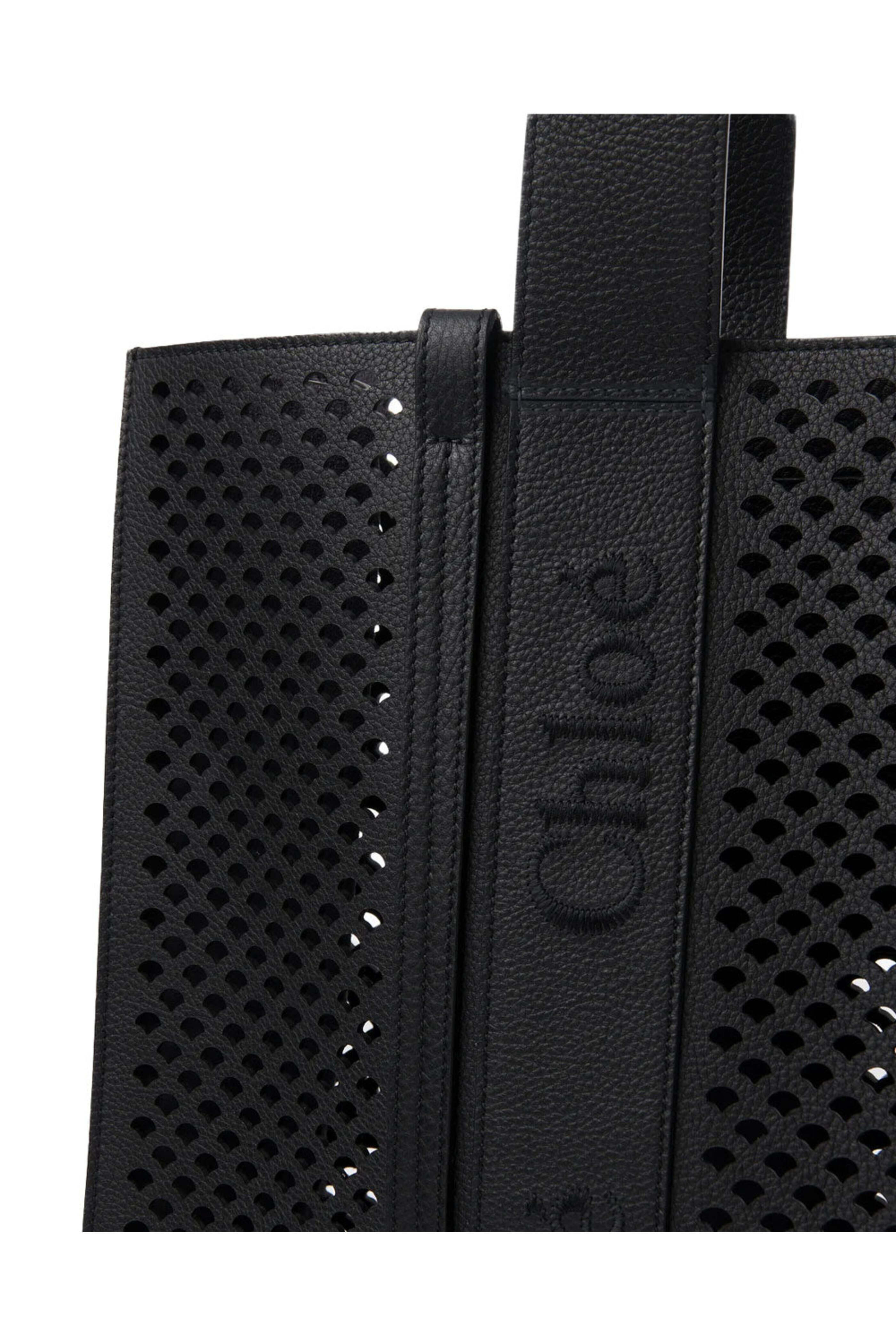 Chloé - Large Woody Tote Bag in Grained Leather