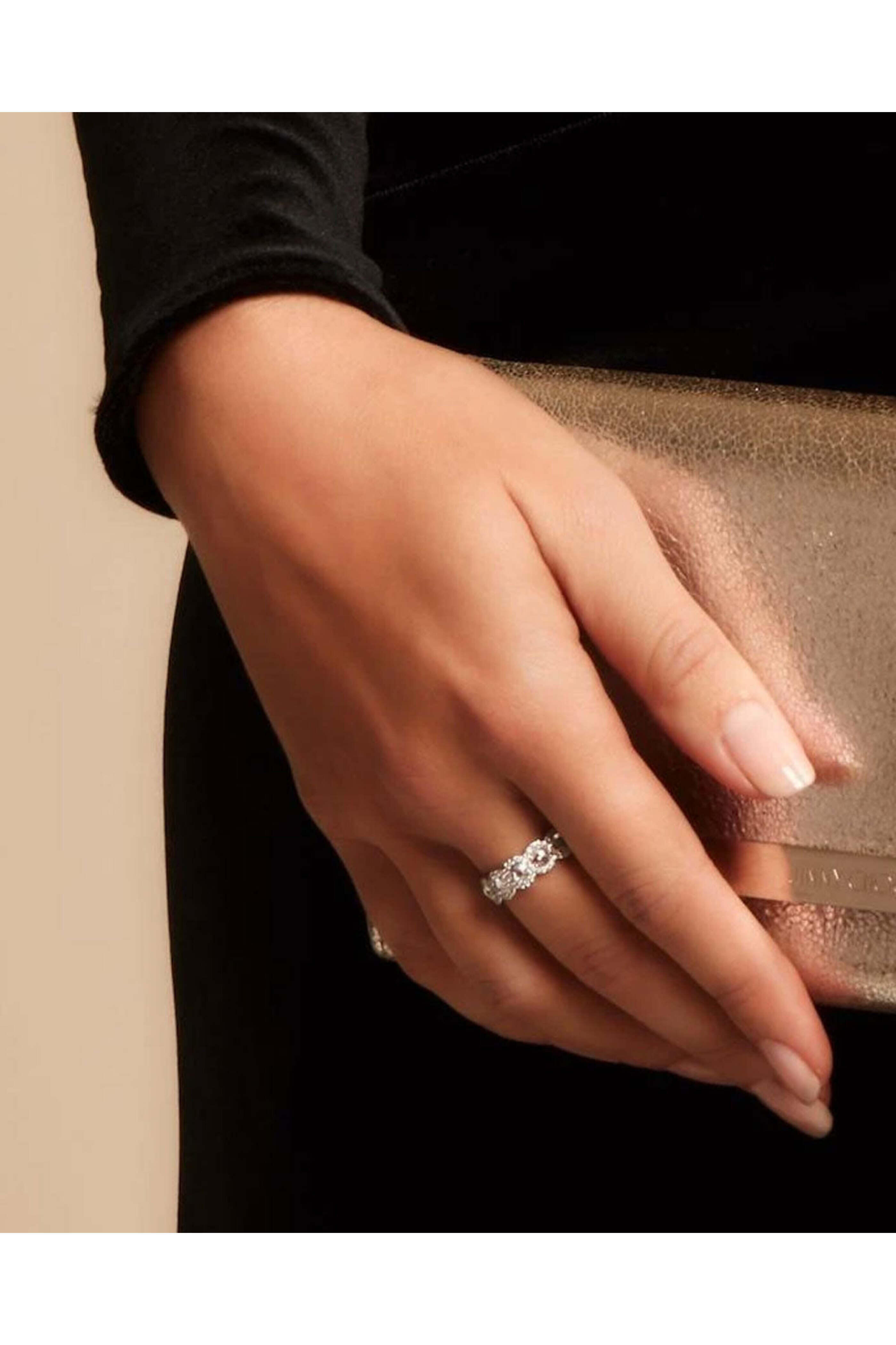 64 Facets - Rose Gold Diamond Scallop Ring Band