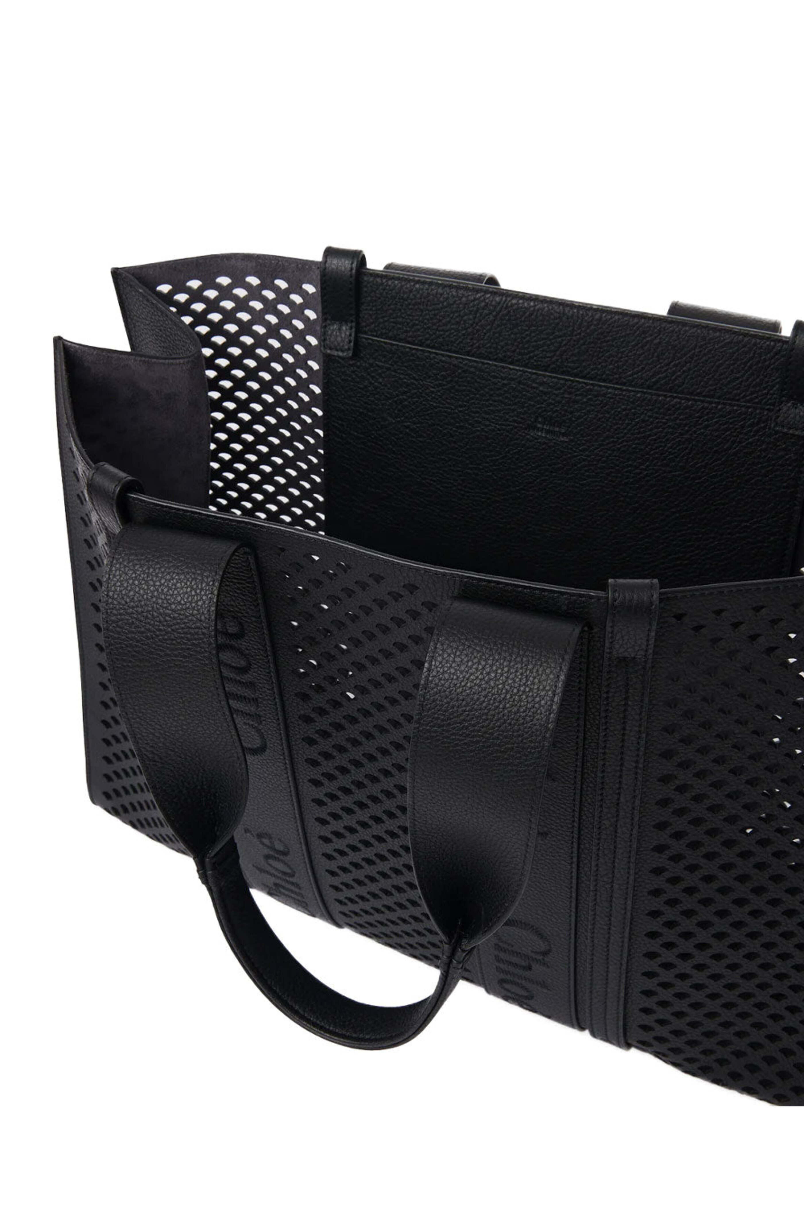 Chloé - Large Woody Tote Bag in Grained Leather