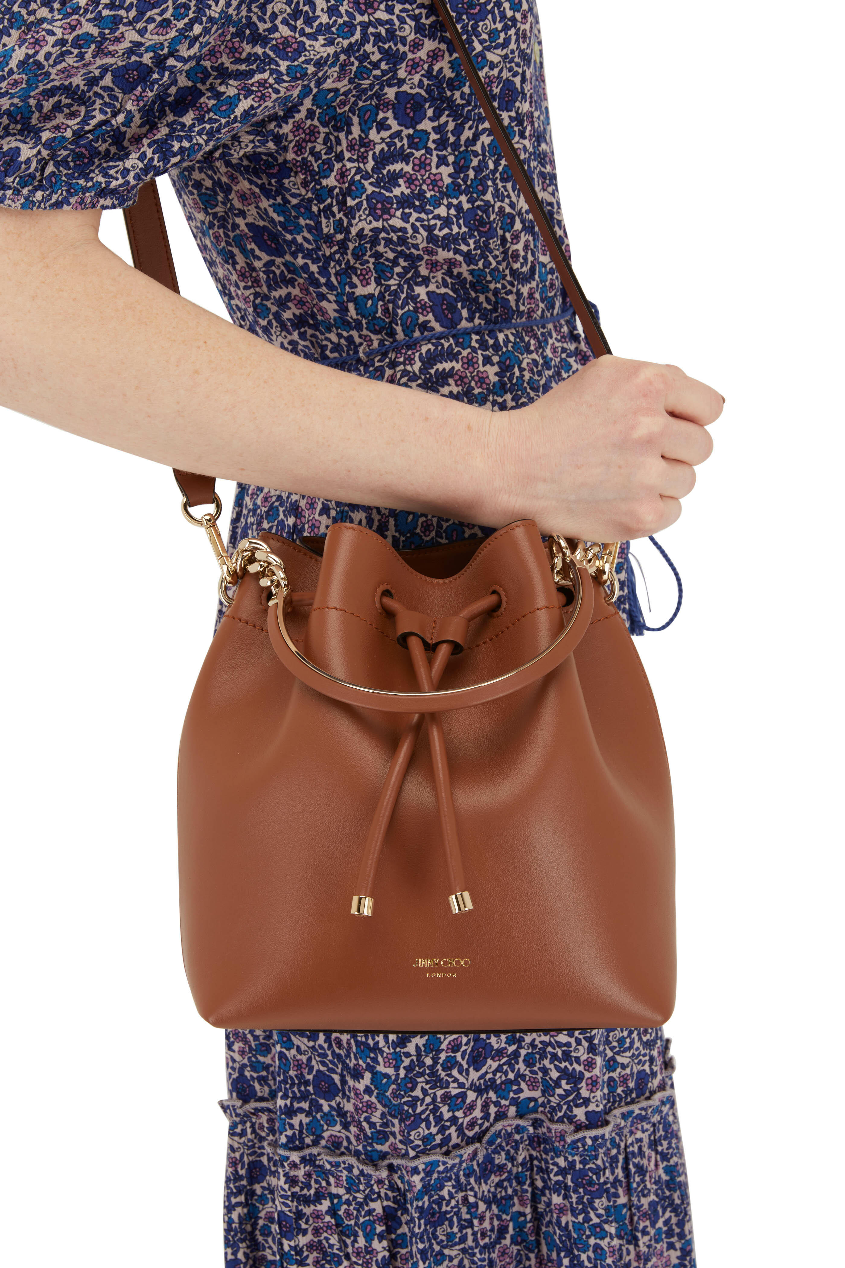 【JIMMY CHOO】BON BON LEATHER BUCKET BAG BONBONTYT_001463_FRONT_vg691.jpg