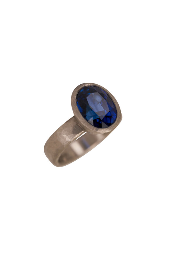 Malcolm Betts Platinum Oval Sapphire Ring
