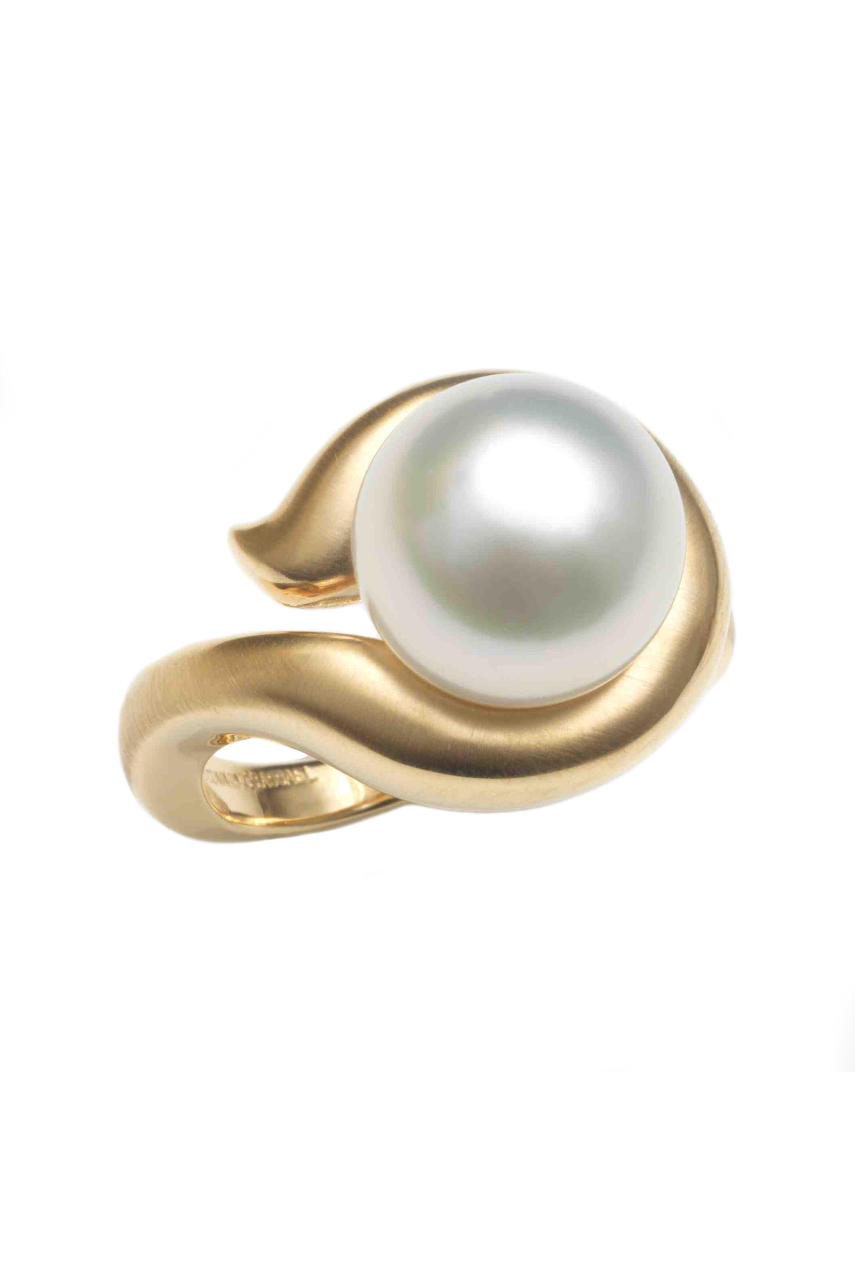 Assael - Yellow Gold Pearl Button Scroll Ring