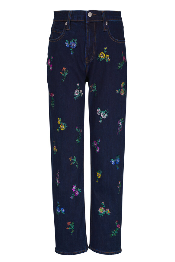 Траннидің анусын артқы жағынан жақыннан түсіру