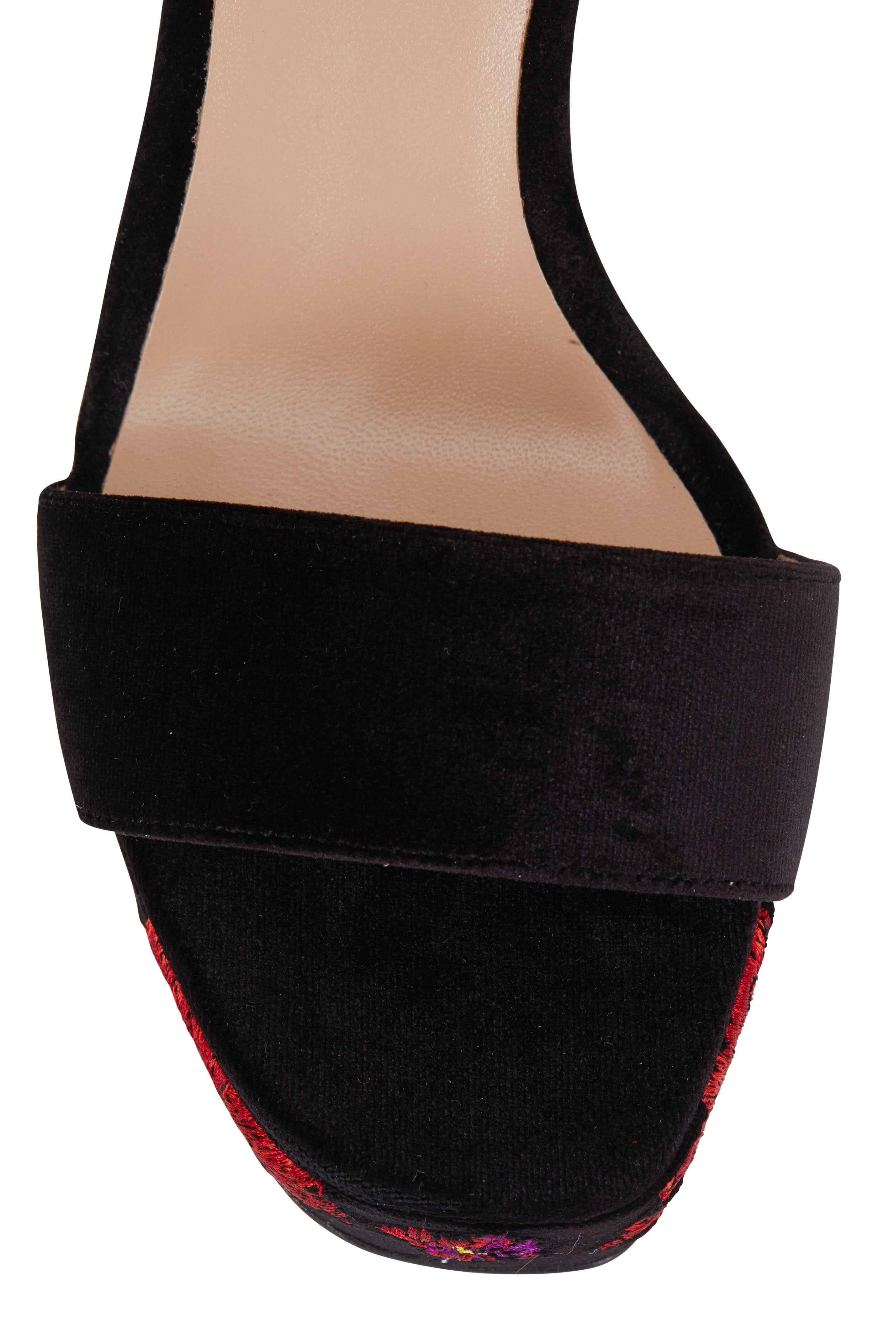 Valentinoスエードミュール Valentino Garavani Nellcote Studded Suede Flat Sandals
