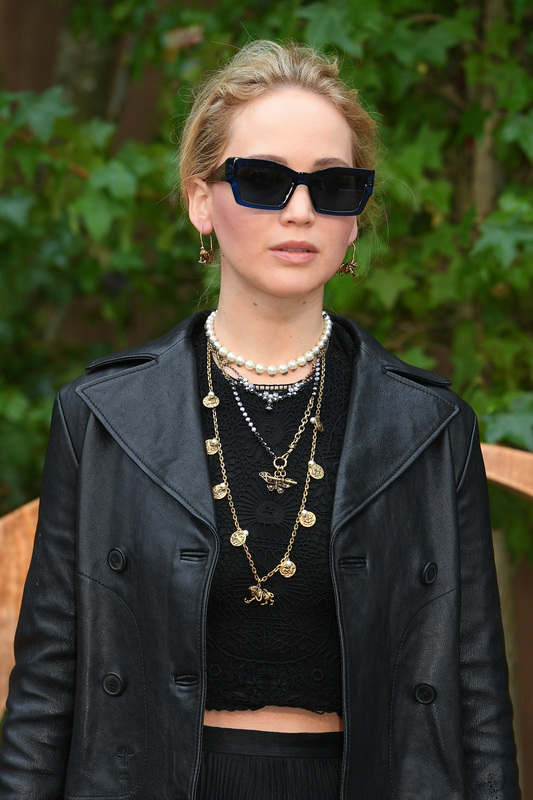 Necklaces are sure fire way to add a statement to a simple look.  Whether you are looking for a chunk chain or delicate