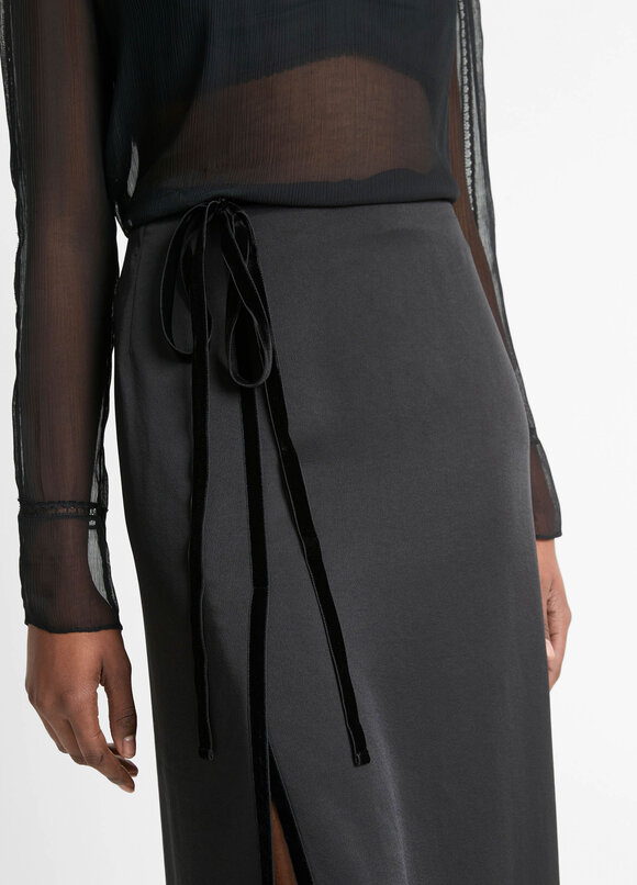 Vince - Black Velvet Trim Side-Slit Skirt